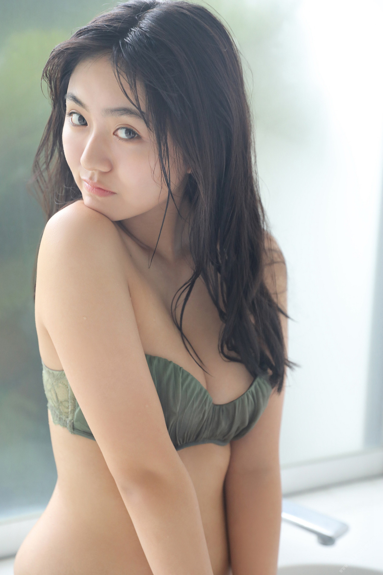 Runa Toyoda 豊田ルナ, ＦＲＩＤＡＹデジタル写真集 無敵のヒロイン Set.01