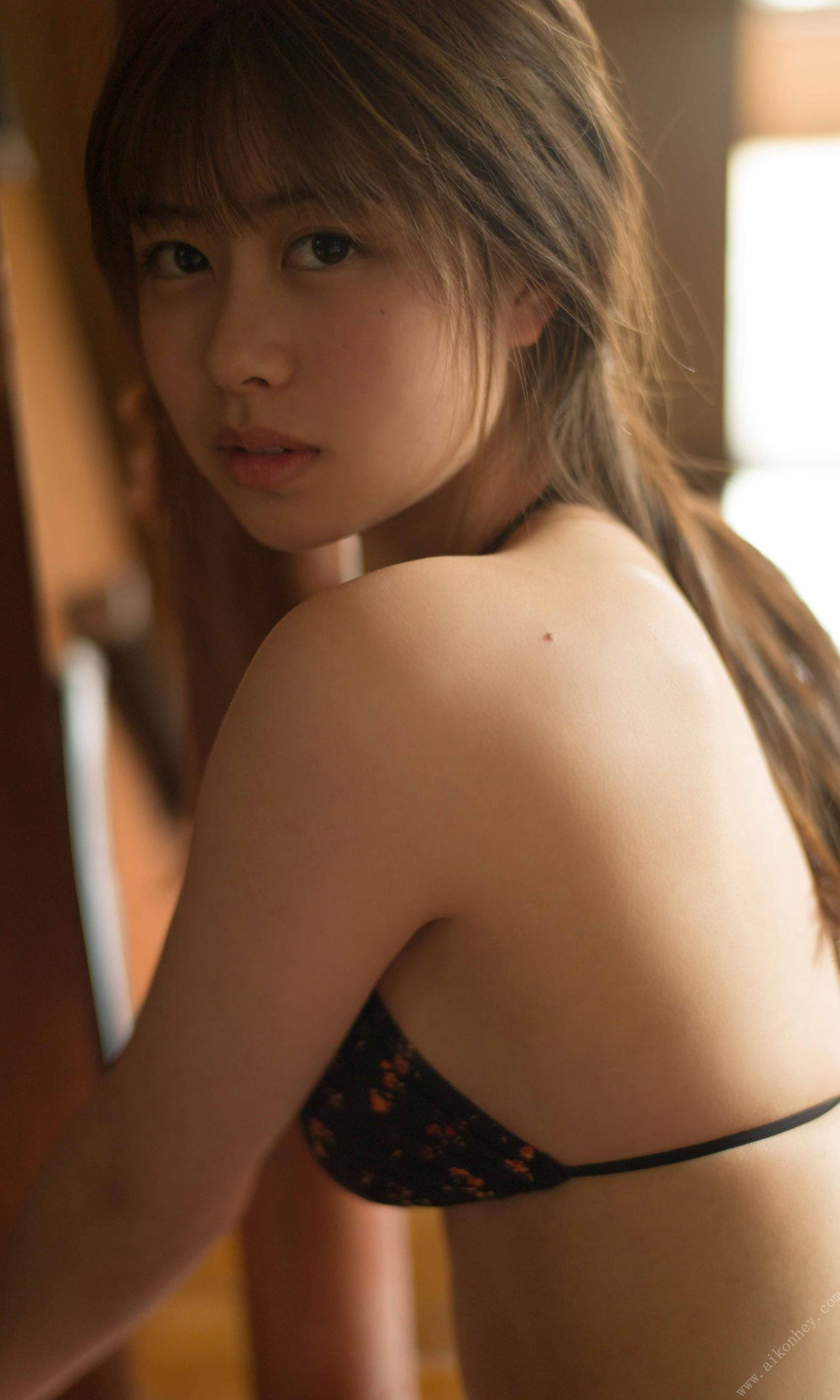 Honoka Wakita 脇田穂乃香, 週プレ Photo Book 海の見える街 Set.01