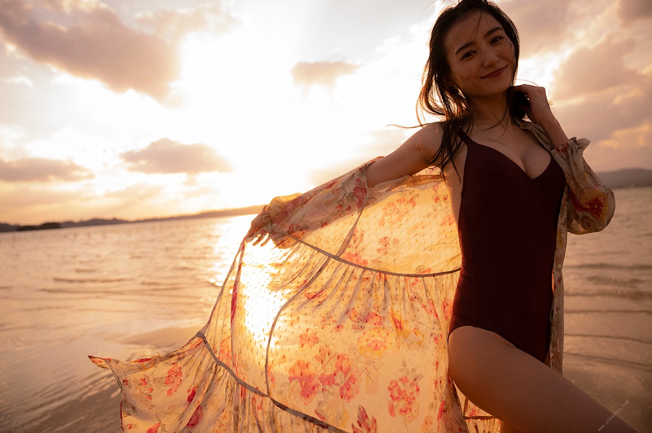 Riho Takada 高田里穂, [WPB-net] ひかり輝く時間の中で Set.04