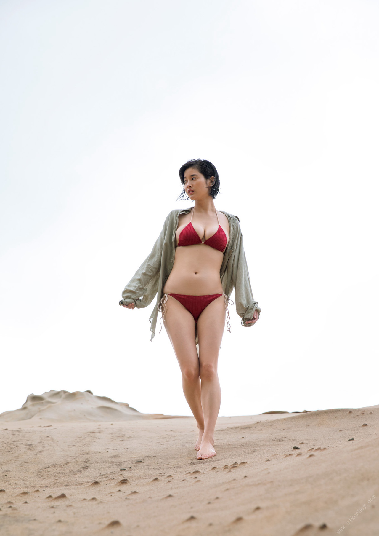Arisa Deguchi 出口亜梨沙, ファースト写真集 『 EXIT 』 Set.01