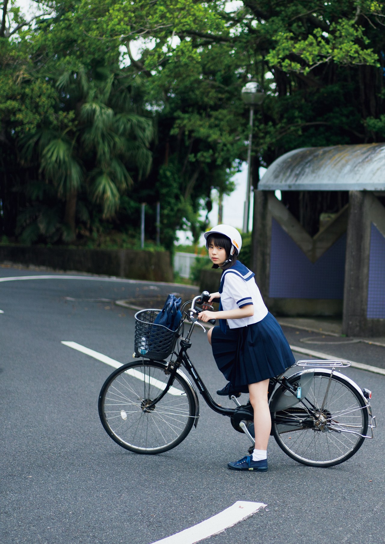 Hina Kikuchi 菊地姫奈, 1st写真集 はばたき Set.01