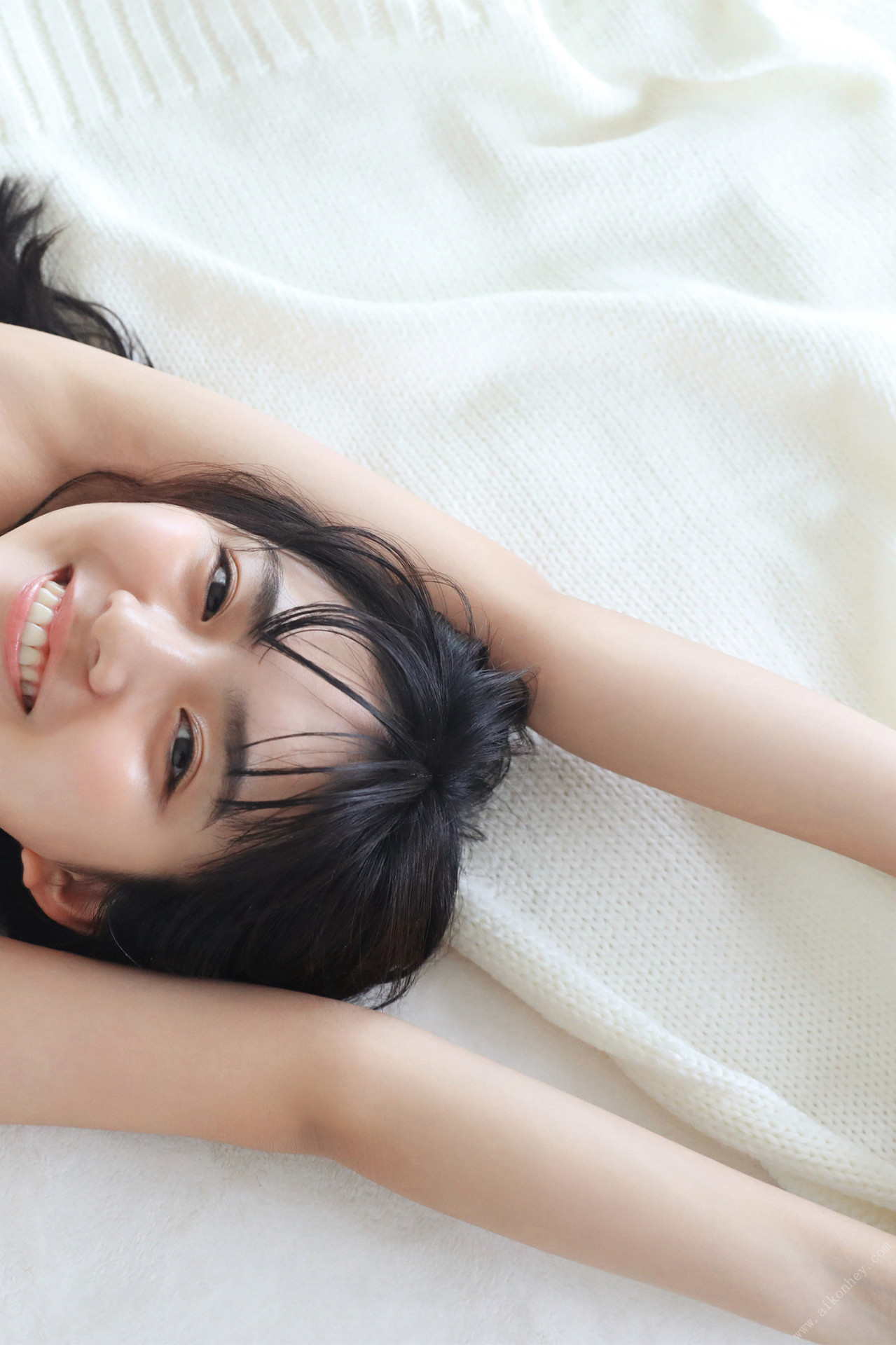 Runa Toyoda 豊田ルナ, ＦＲＩＤＡＹデジタル写真集 無敵のヒロイン Set.02