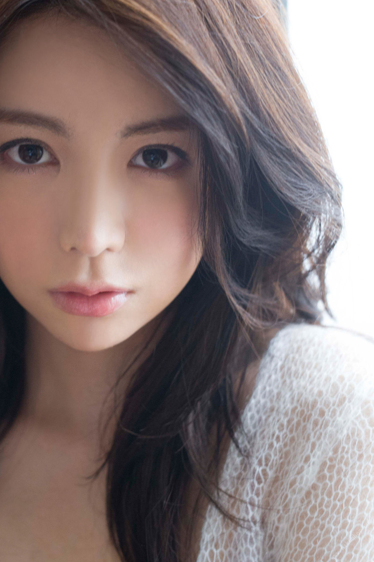 Miu Nakamura 仲村美海, ＦＲＩＤＡＹデジタル写真集 艶めくお姉さん Set.01