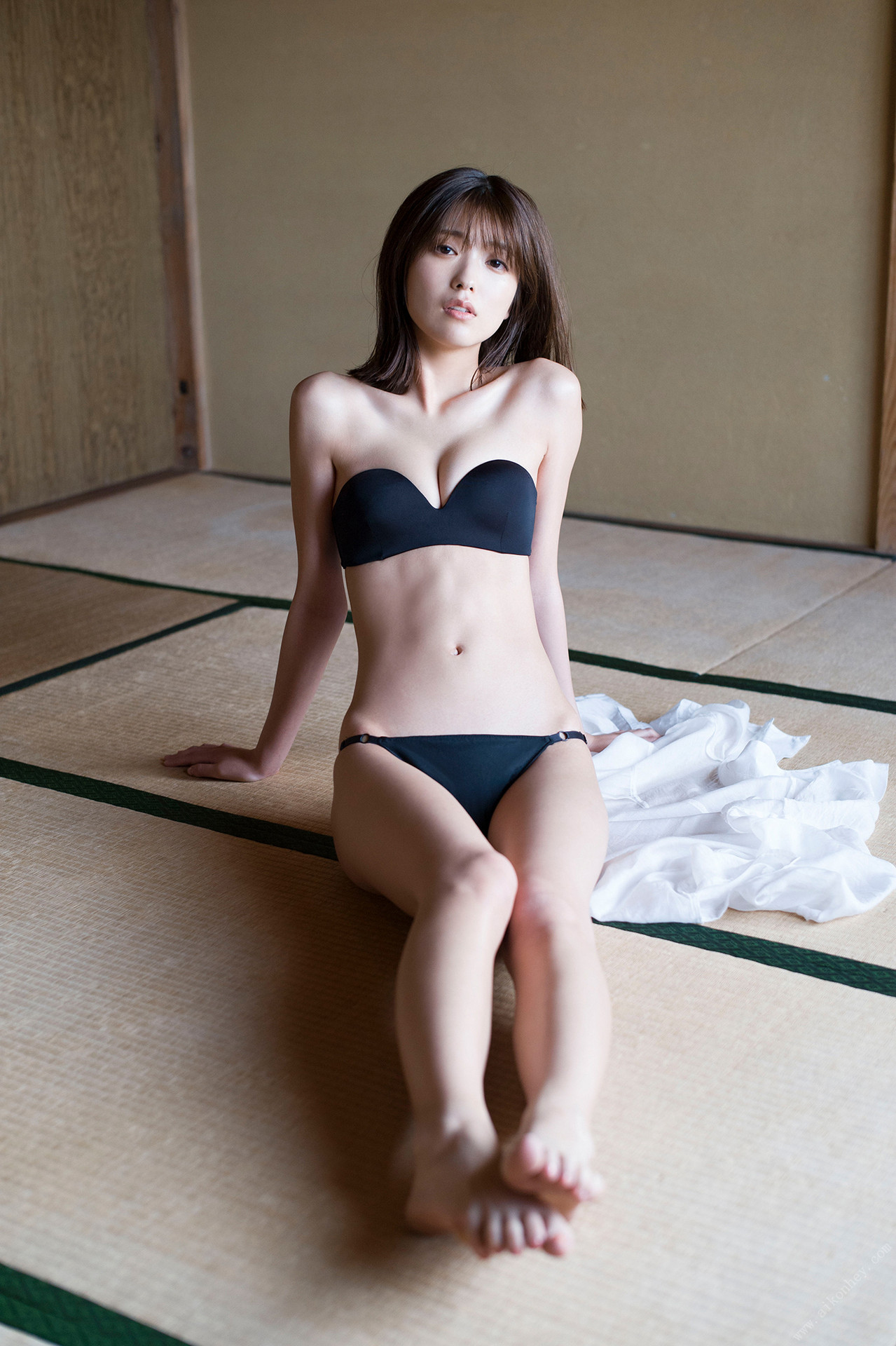 Mio Kudo 工藤美桜, ＦＲＩＤＡＹデジタル写真集 センチメンタルな柔肌 Set.03
