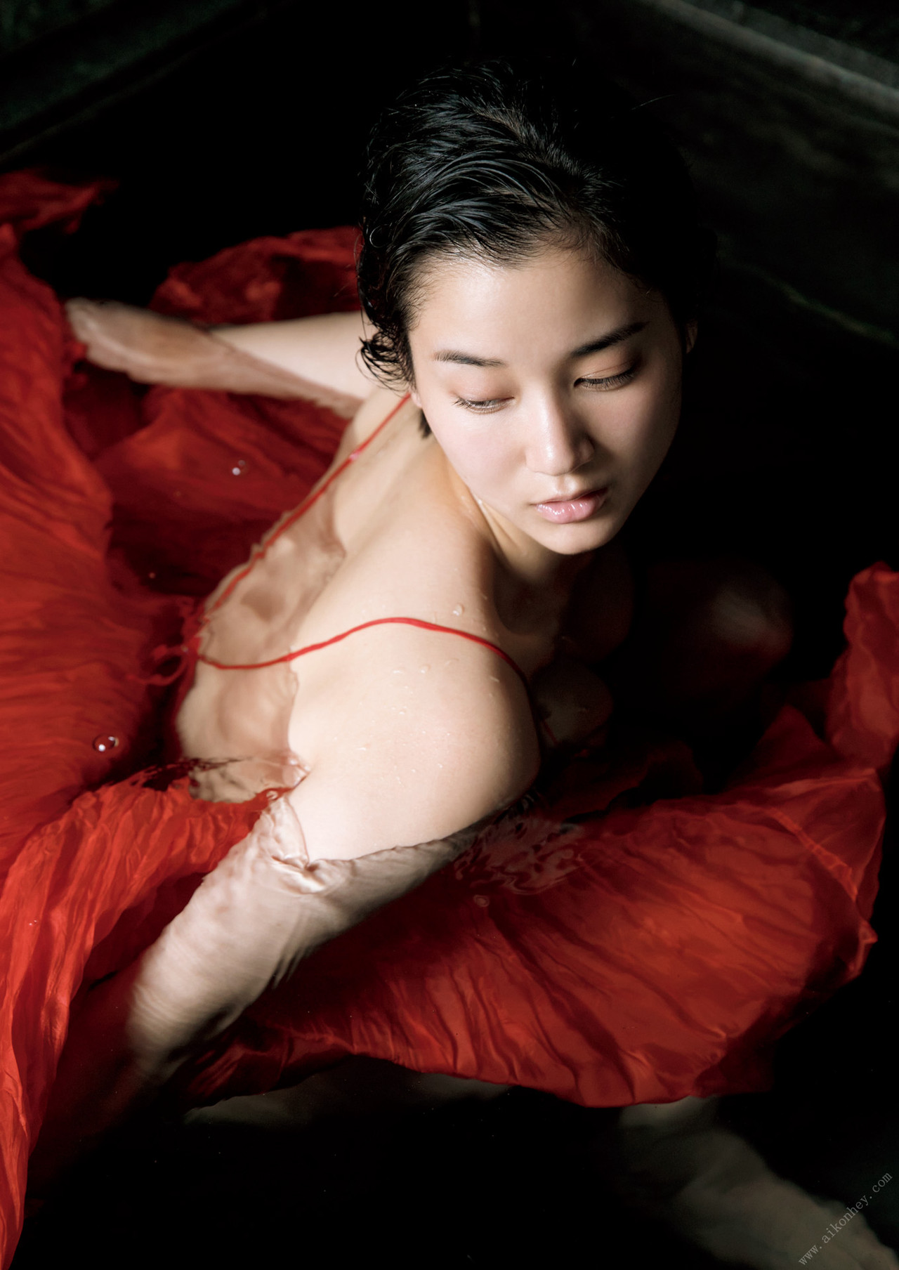 Arisa Deguchi 出口亜梨沙, ファースト写真集 『 EXIT 』 Set.03