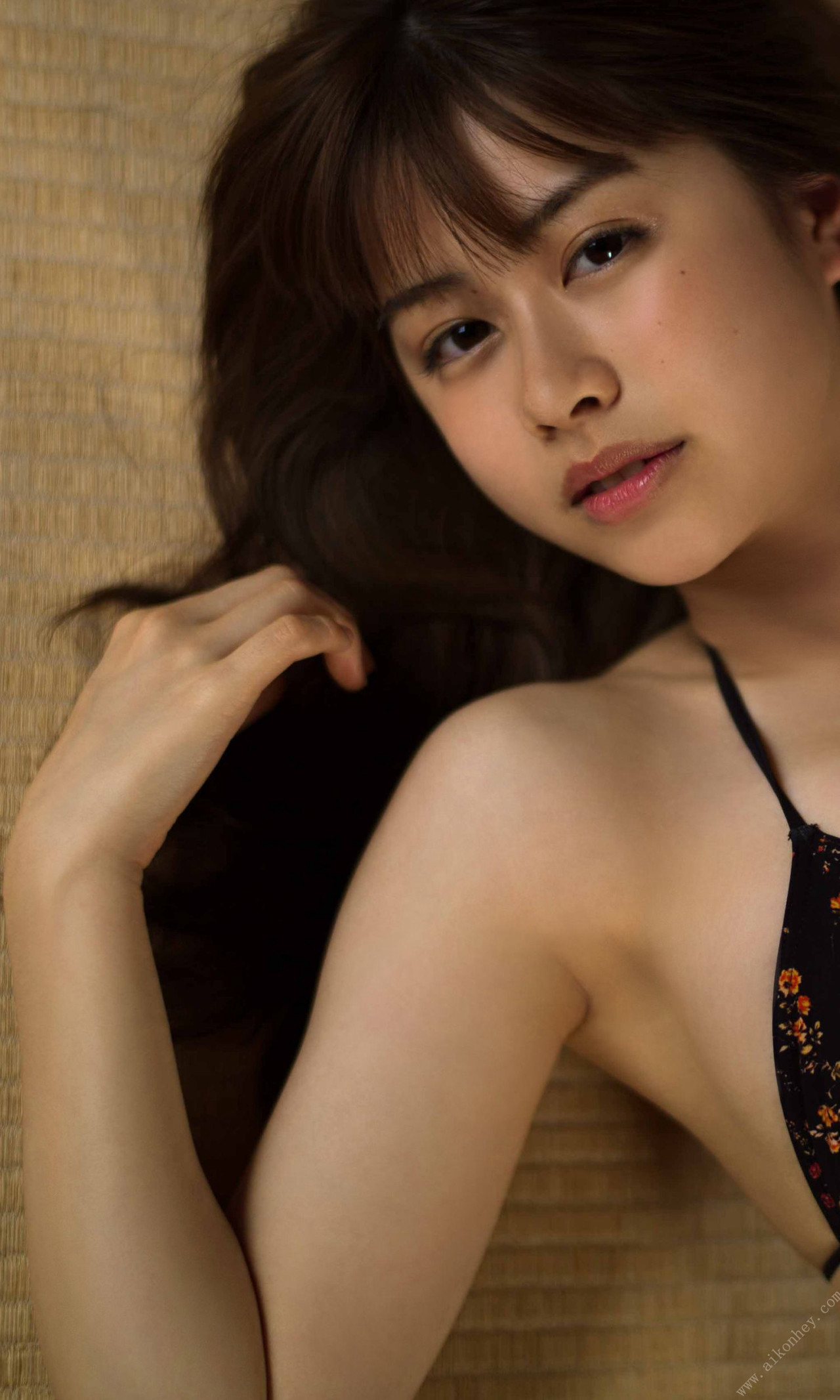 Honoka Wakita 脇田穂乃香, 週プレ Photo Book 海の見える街 Set.01