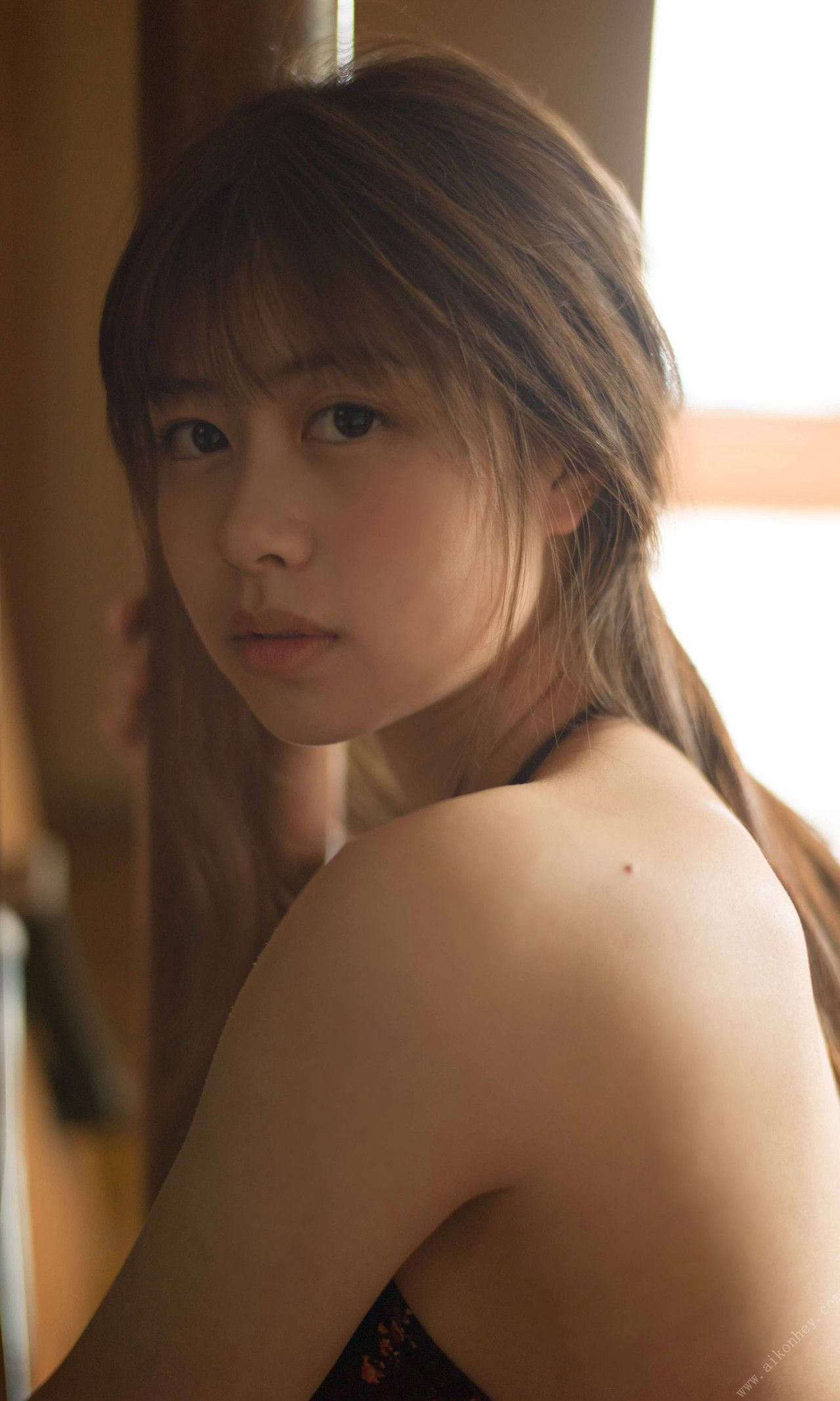 Honoka Wakita 脇田穂乃香, 週プレ Photo Book 海の見える街 Set.01