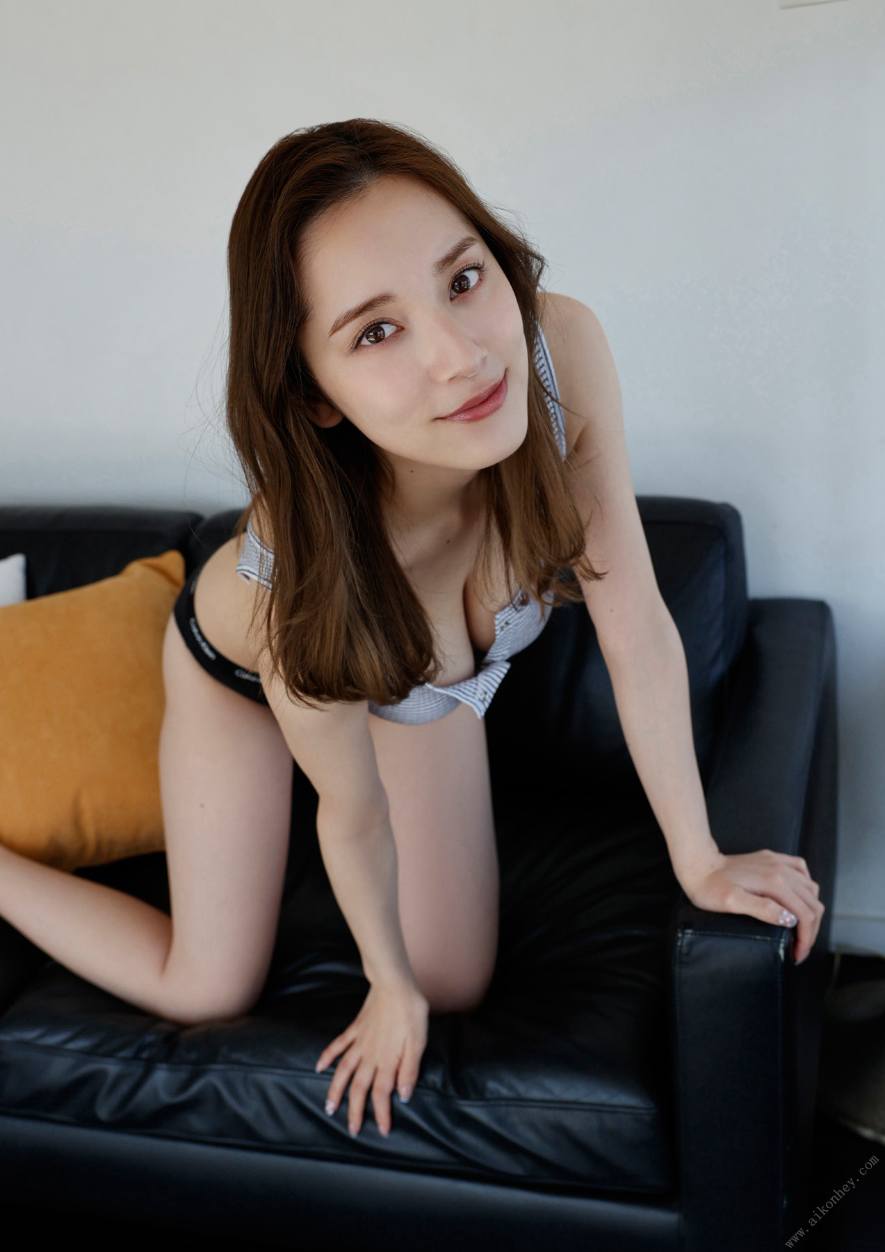 Sayaka Tomaru 都丸紗也華, BOMBデジタル写真集 「すはだまる。」 Set.02