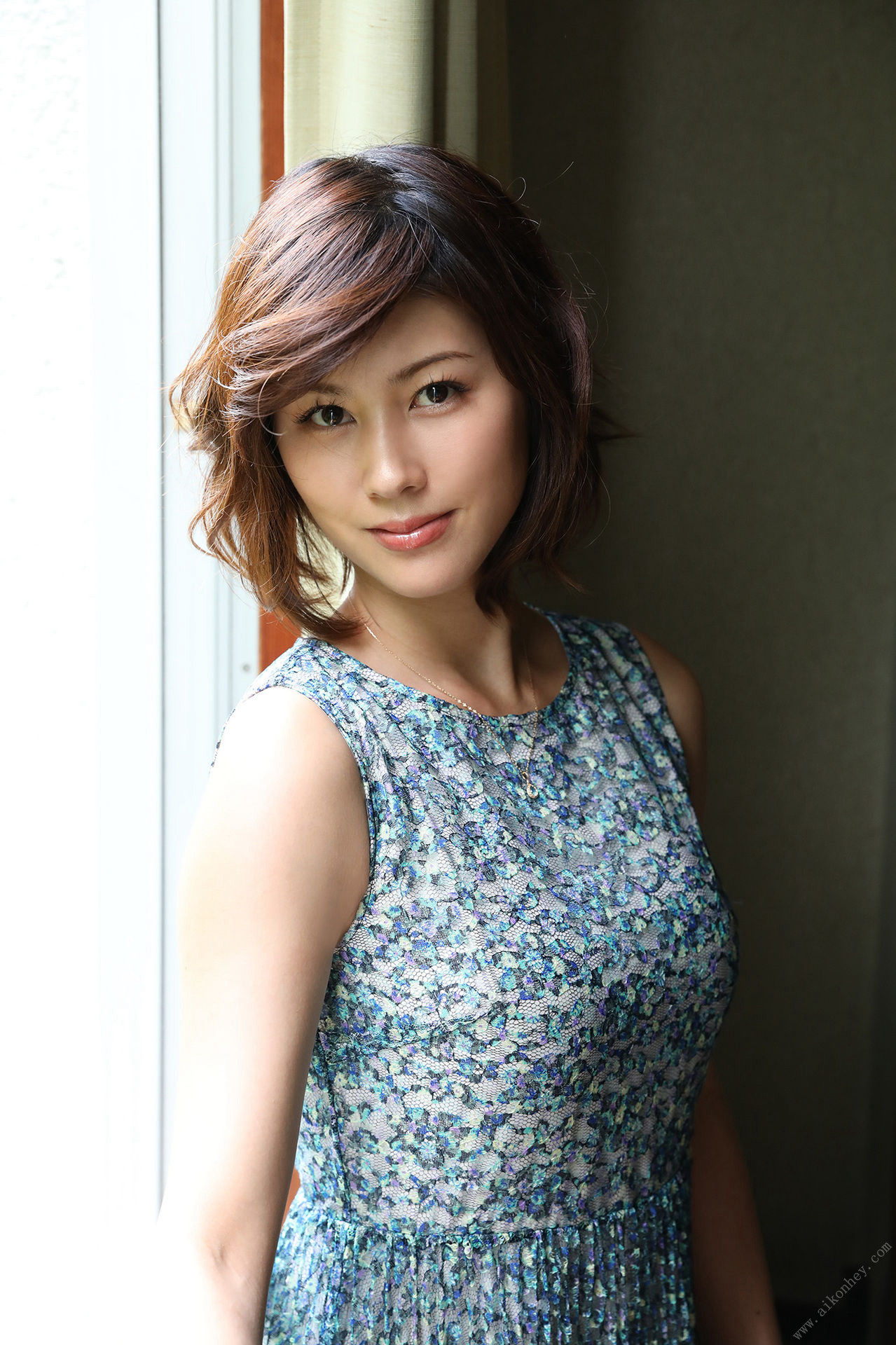 Suzume Mino 美乃すずめ, 週刊ポストデジタル写真集 「神戸の女　美乃」 Set.01