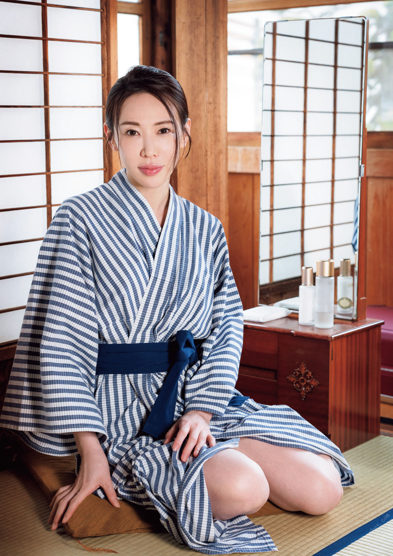 Kazuko Iwamoto 岩本和子, 写真集 「たわむれ」 Set.04