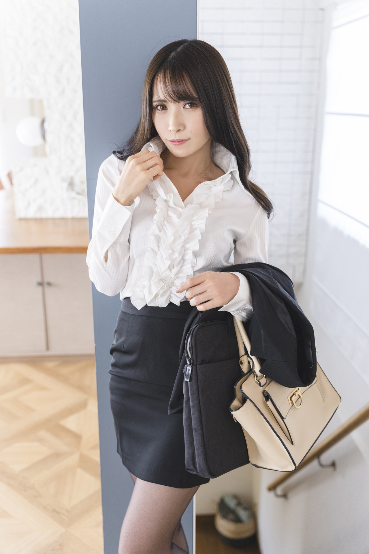 JILL じる, [GirlFriendEnd] 我が家の×××すぎる姉-社会人編 Set.01