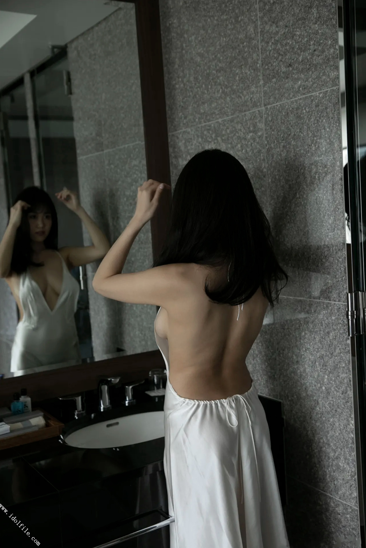 HARUKA バズーカ, ＦＲＩＤＡＹデジタル写真集 「最高級のカラダ、乱れる。ｖｏｌ．１」 Set.01