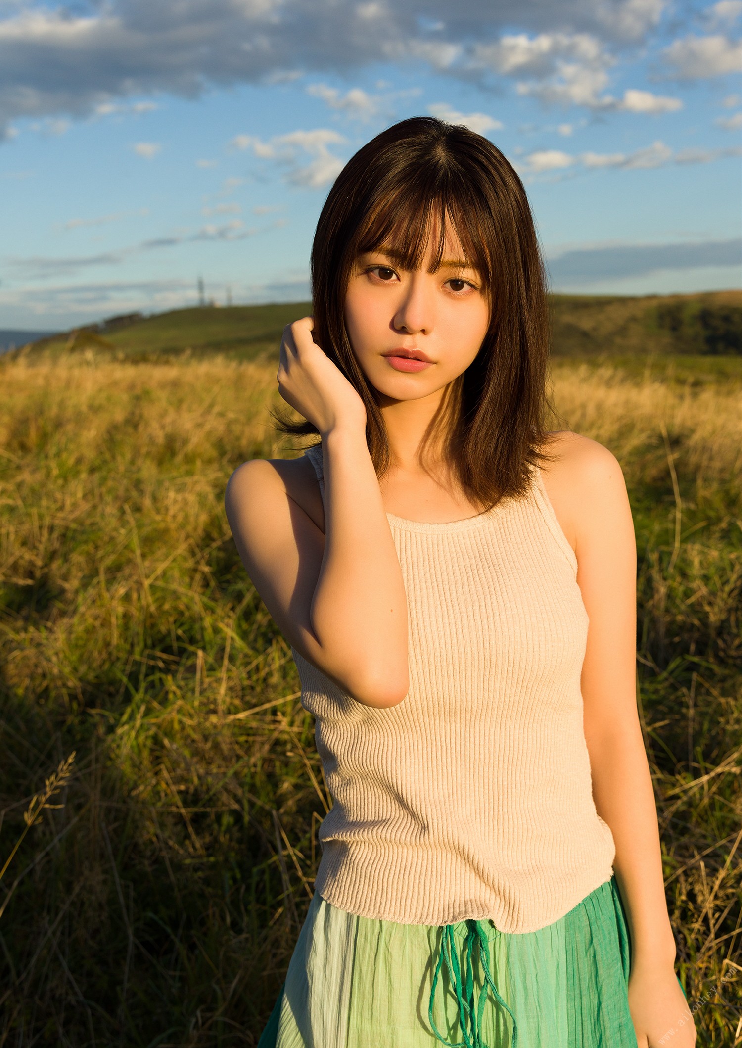 Yui Asakura 浅倉唯, YJ Photo Book 「イツザイ。完全アナザーカットver.」 Set.01