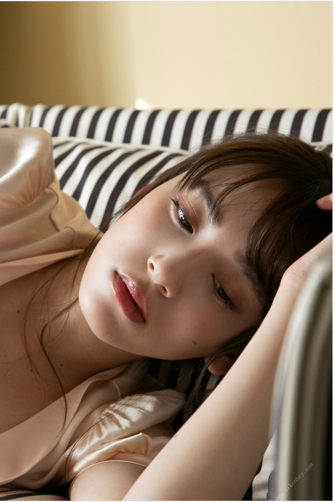 Sayaka Tomaru 都丸紗也華, FLASHデジタル写真集 着衣巨乳～ぴっちぴち～ Set.02
