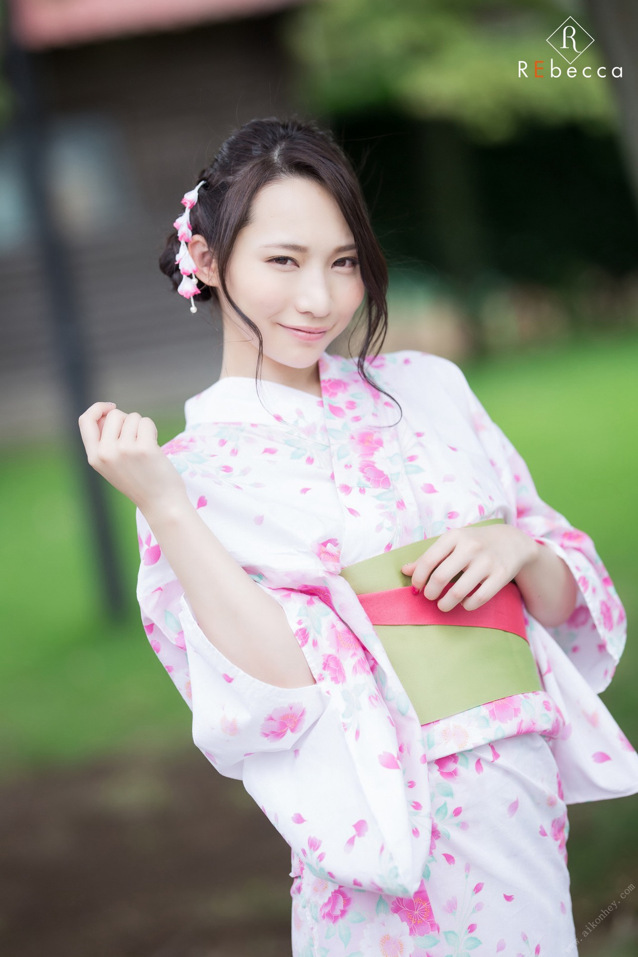 Ren Yoshikawa 吉川蓮, Rebecca 写真集 Ren Comeback！ Set.01