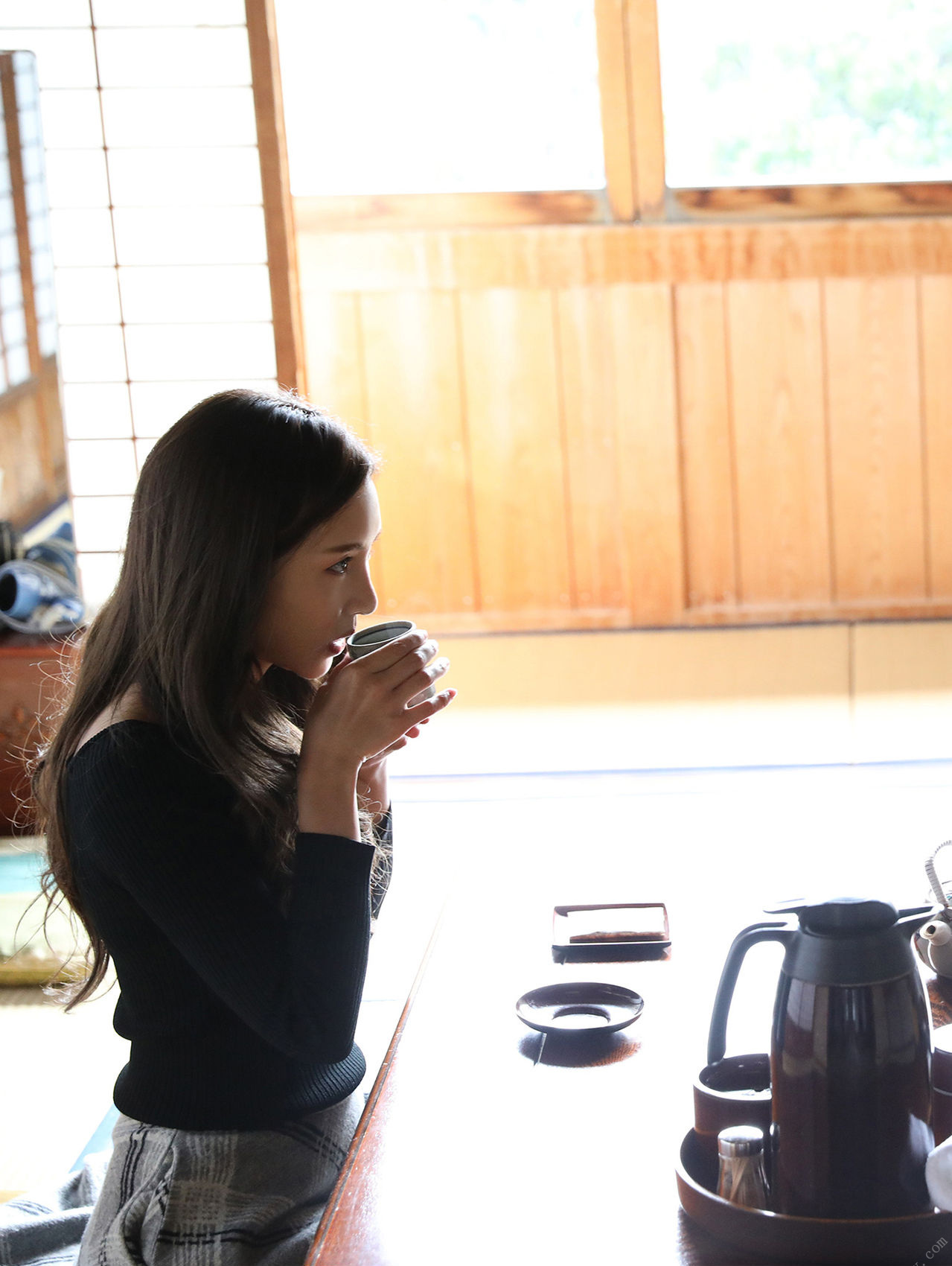 美乃すずめ 小野夕子, 週刊ポストデジタル写真集 神戸の女ＶＳ湘南の女 愛をちょうだい Set.01
