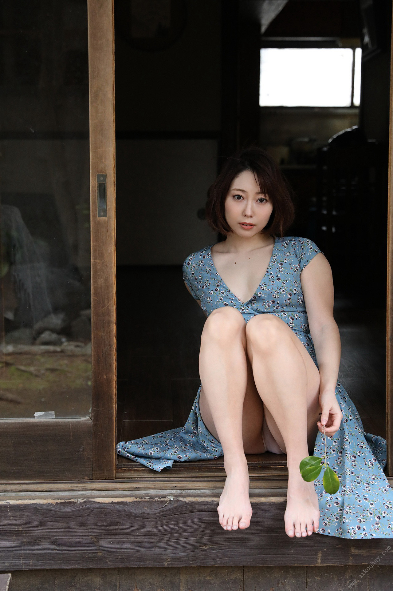 Miku 未來, 週刊ポストデジタル写真集 聡明な淑女の止まらない妄想 Set.02