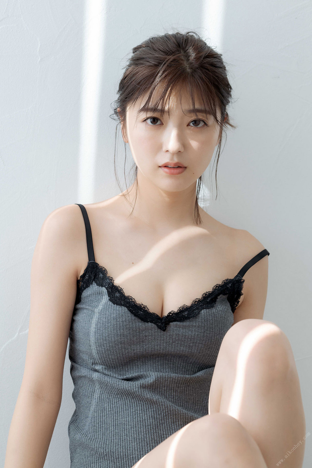 Mio Kudo 工藤美桜, ＦＲＩＤＡＹデジタル写真集 「輝きながら……」 Set.01