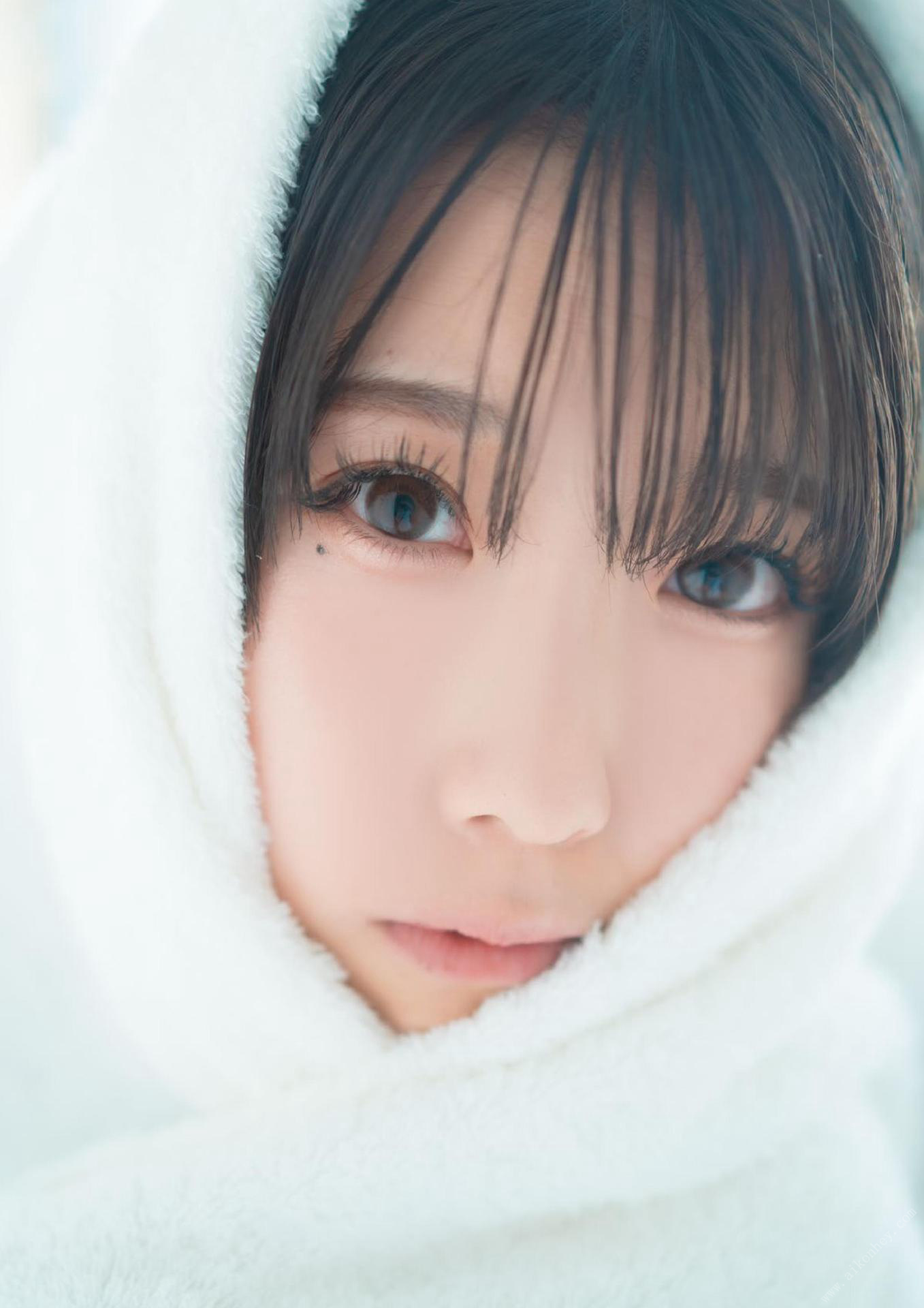 Momo Taiga 大河もも, グラビア写真集 「恋。」 Set.02