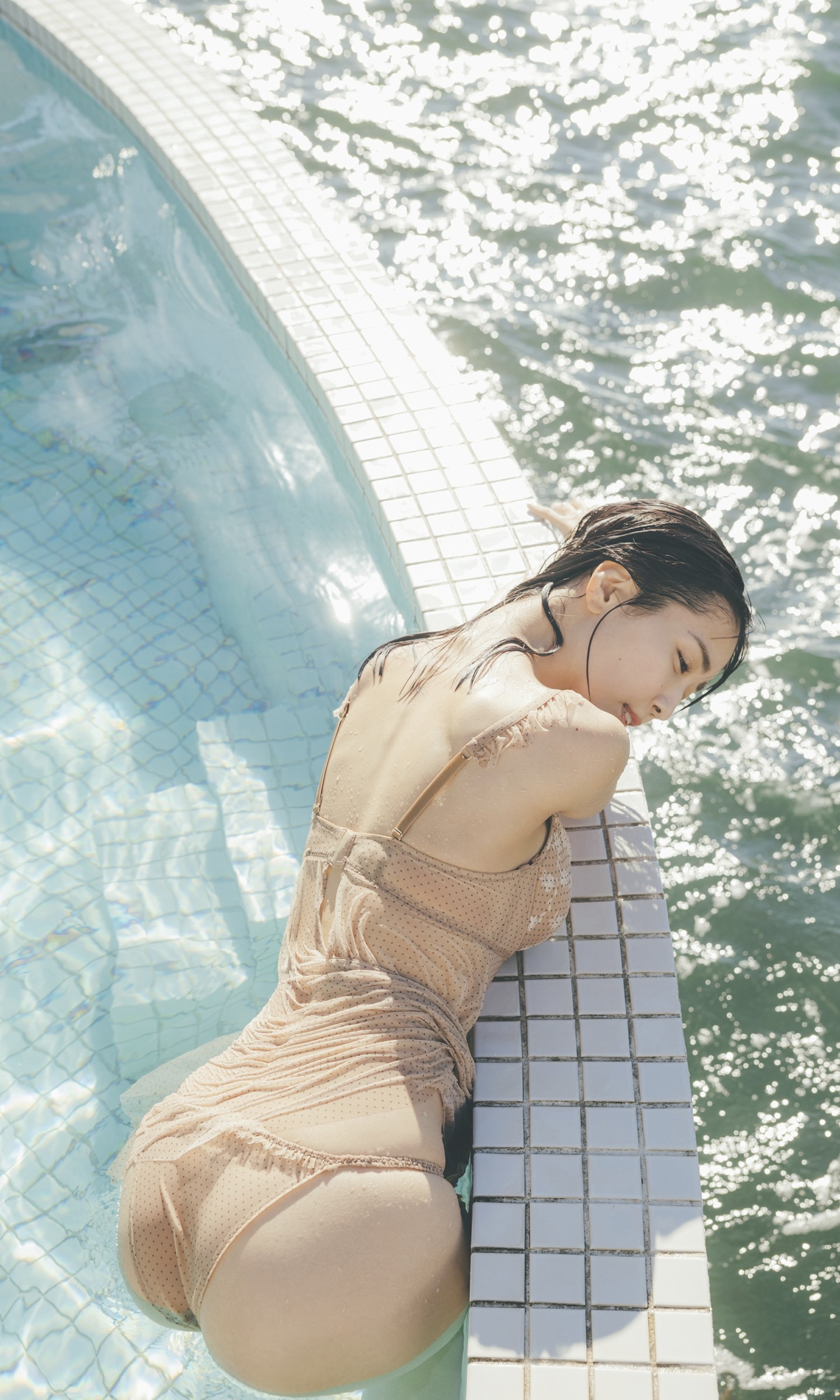 Amau Kisumi 天羽希純, 週プレ Photo Book 「絶好調」 Set.03