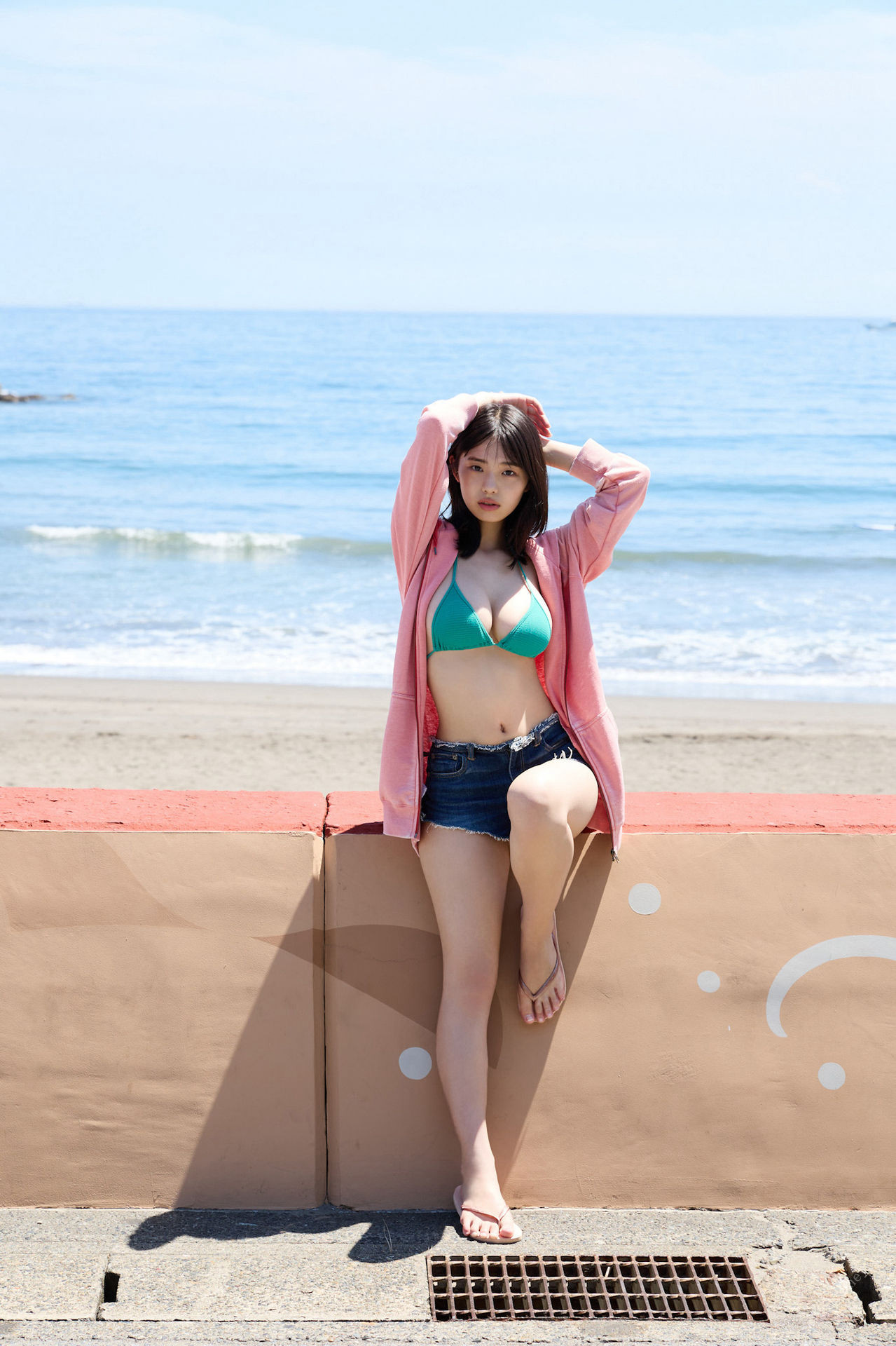 Hina Kikuchi 菊地姫奈, ＦＲＩＤＡＹデジタル写真集 「圧倒的ヒロイン Vol.1」 Set.01