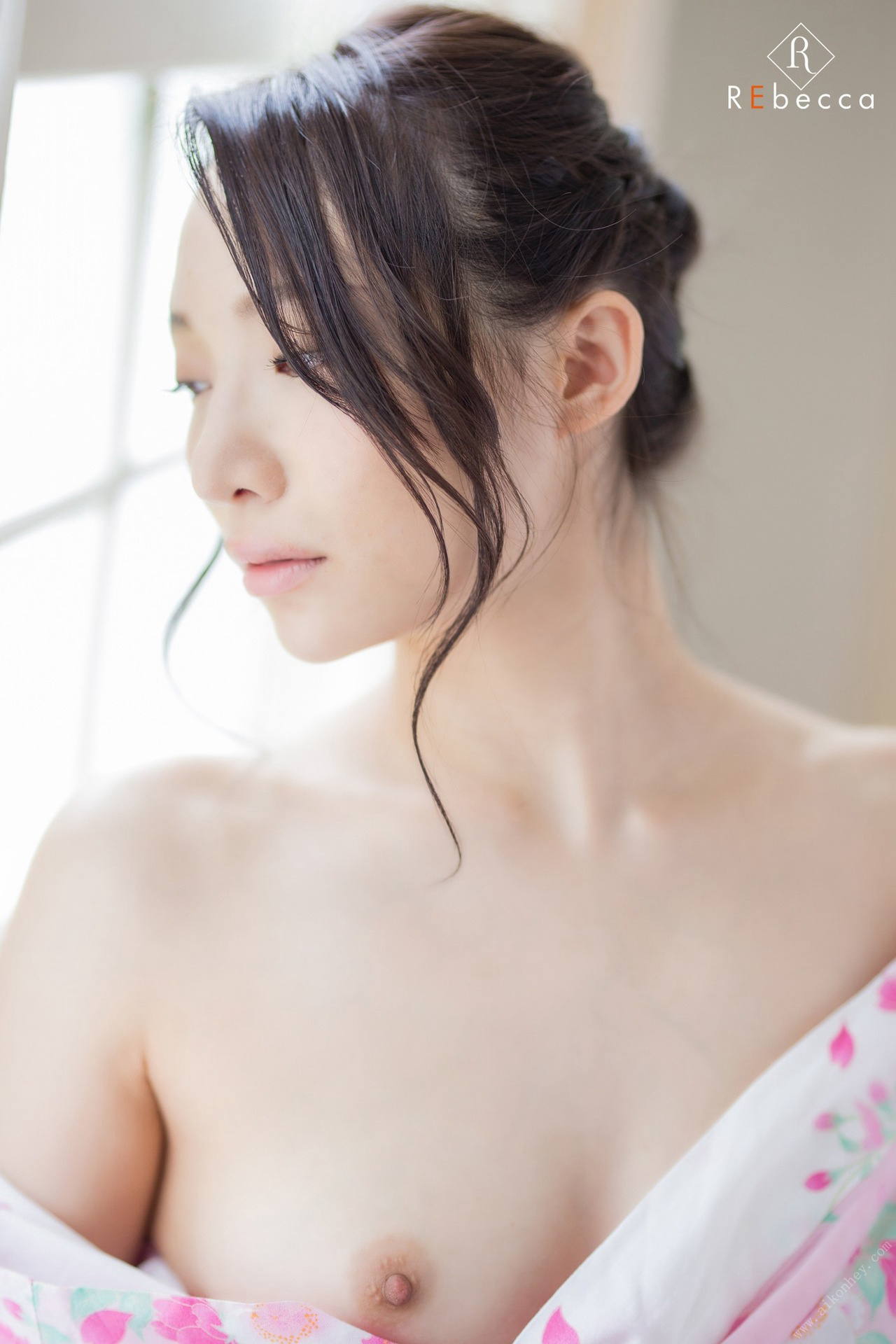 Ren Yoshikawa 吉川蓮, Rebecca 写真集 Ren Comeback！ Set.01