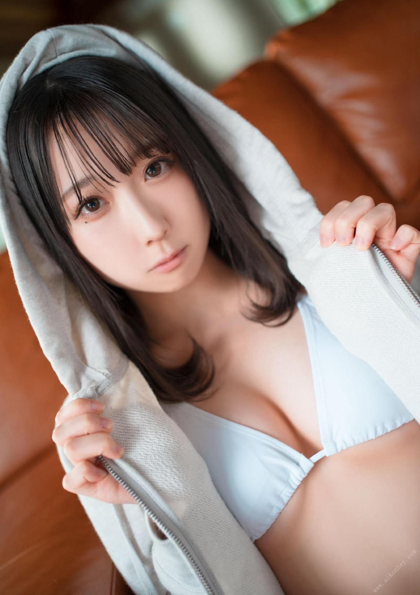 Momo Taiga 大河もも, グラビア写真集 「恋。」 Set.02