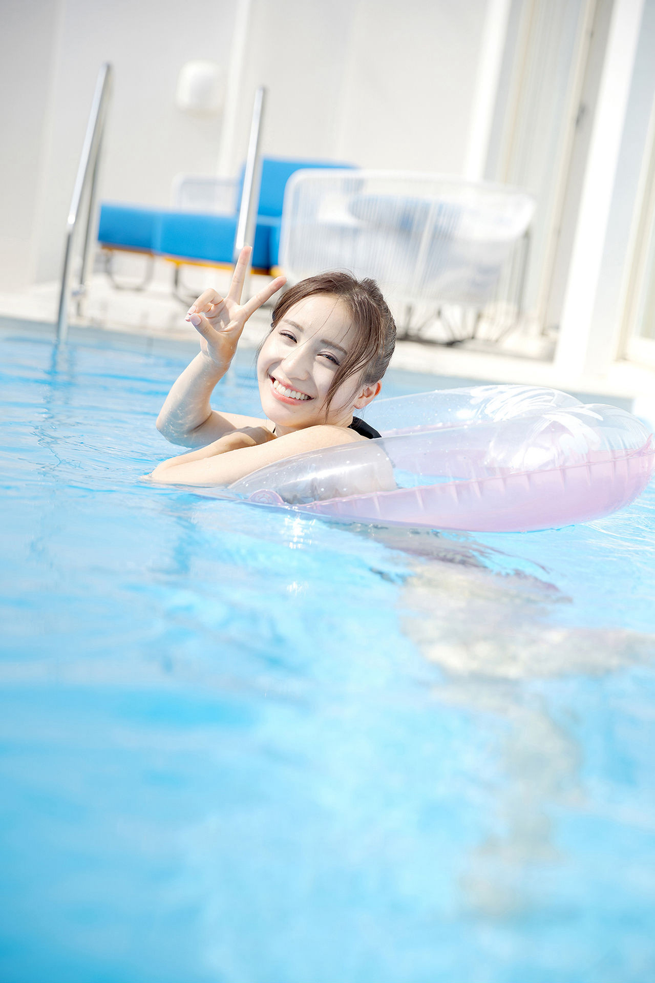 Ema Ito 伊藤愛真, デジタル写真集 「えまと南の島で突然○○してみたら…」 Set.02