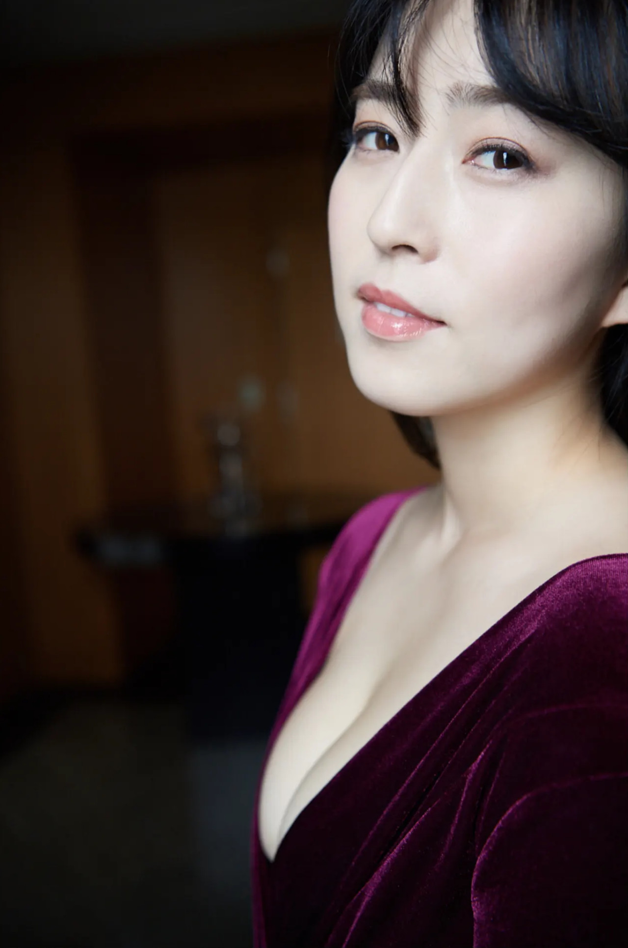 Shiori Usui 薄井しお里, ＦＲＩＤＡＹデジタル写真集 「ノーパン女子アナウンサー Vol.01」 Set.01