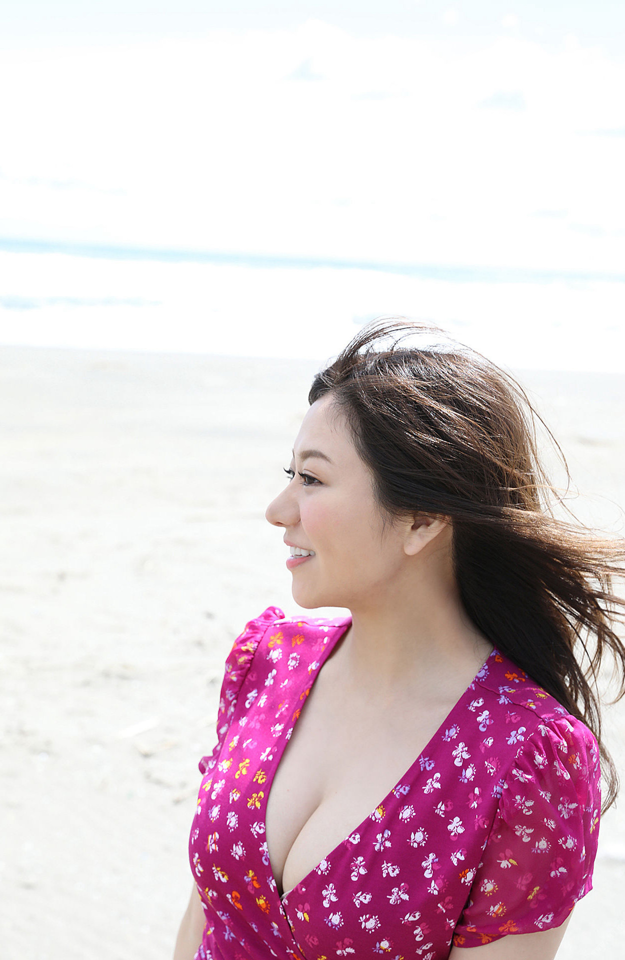 Rina Fujisaki 藤崎里菜, 写真集 電子版だけの特典カットつき！ 「Blossom」 Set.01