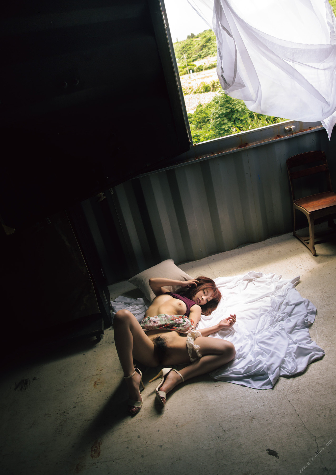 Kana Momonogi 桃乃木かな, 写真集 『夢が醒めるまで。』 Set.04