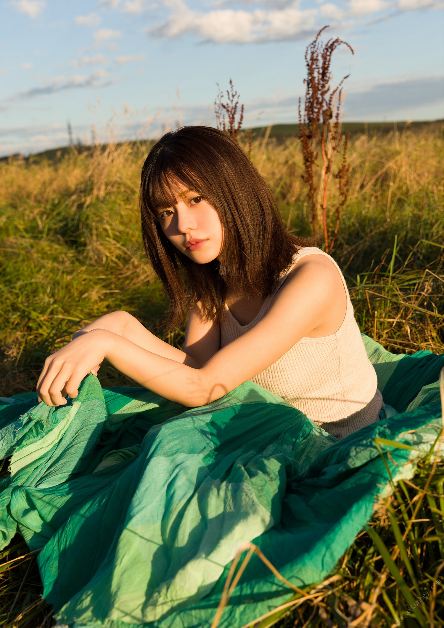 Yui Asakura 浅倉唯, YJ Photo Book 「イツザイ。完全アナザーカットver.」 Set.01