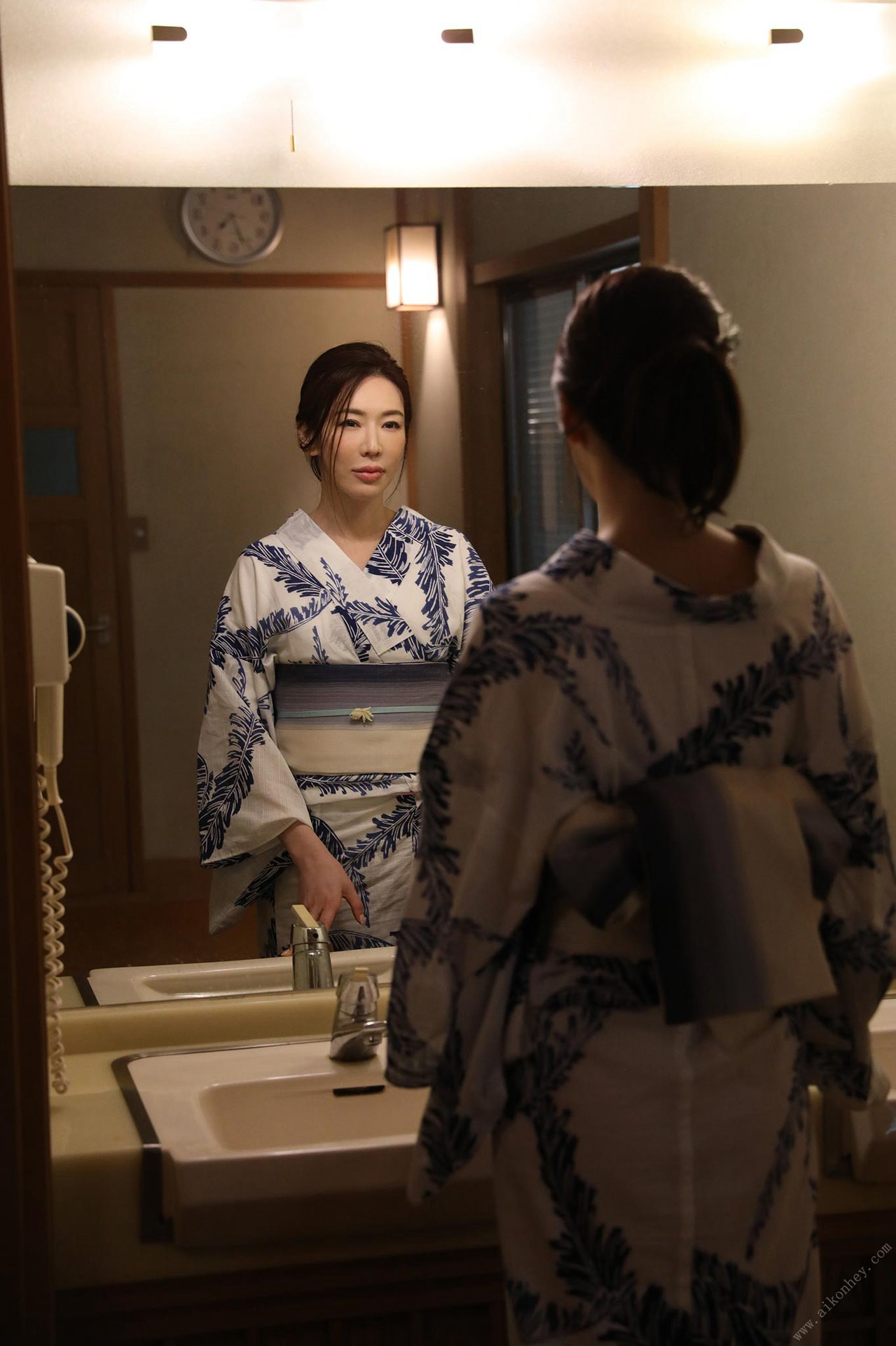 Kazuko Iwamoto 岩本和子, 週刊ポストデジタル写真集 「いけない旅情」 Set.02