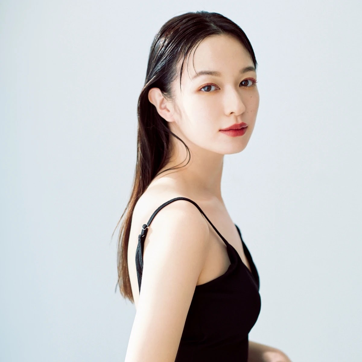 Erika Mori 森絵梨佳, MAQUIA マキア Magazine 2022.05