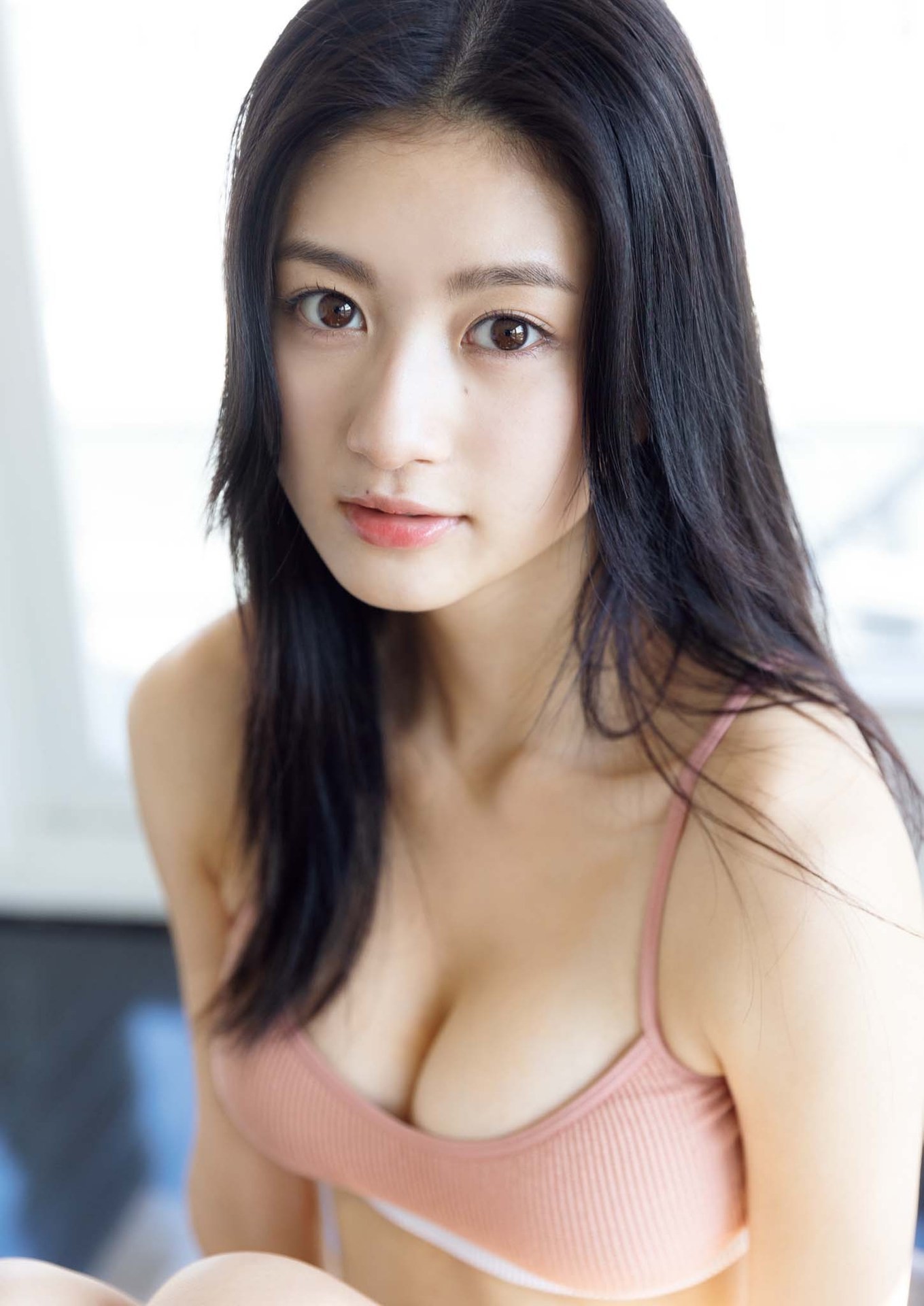 Akari Yoshida 吉田あかり, Big Comic Spirits 2022 No.17 (ビッグコミックスピリッツ 2022年17号)
