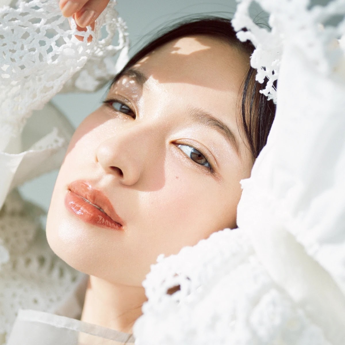 Erika Mori 森絵梨佳, MAQUIA マキア Magazine 2022.05