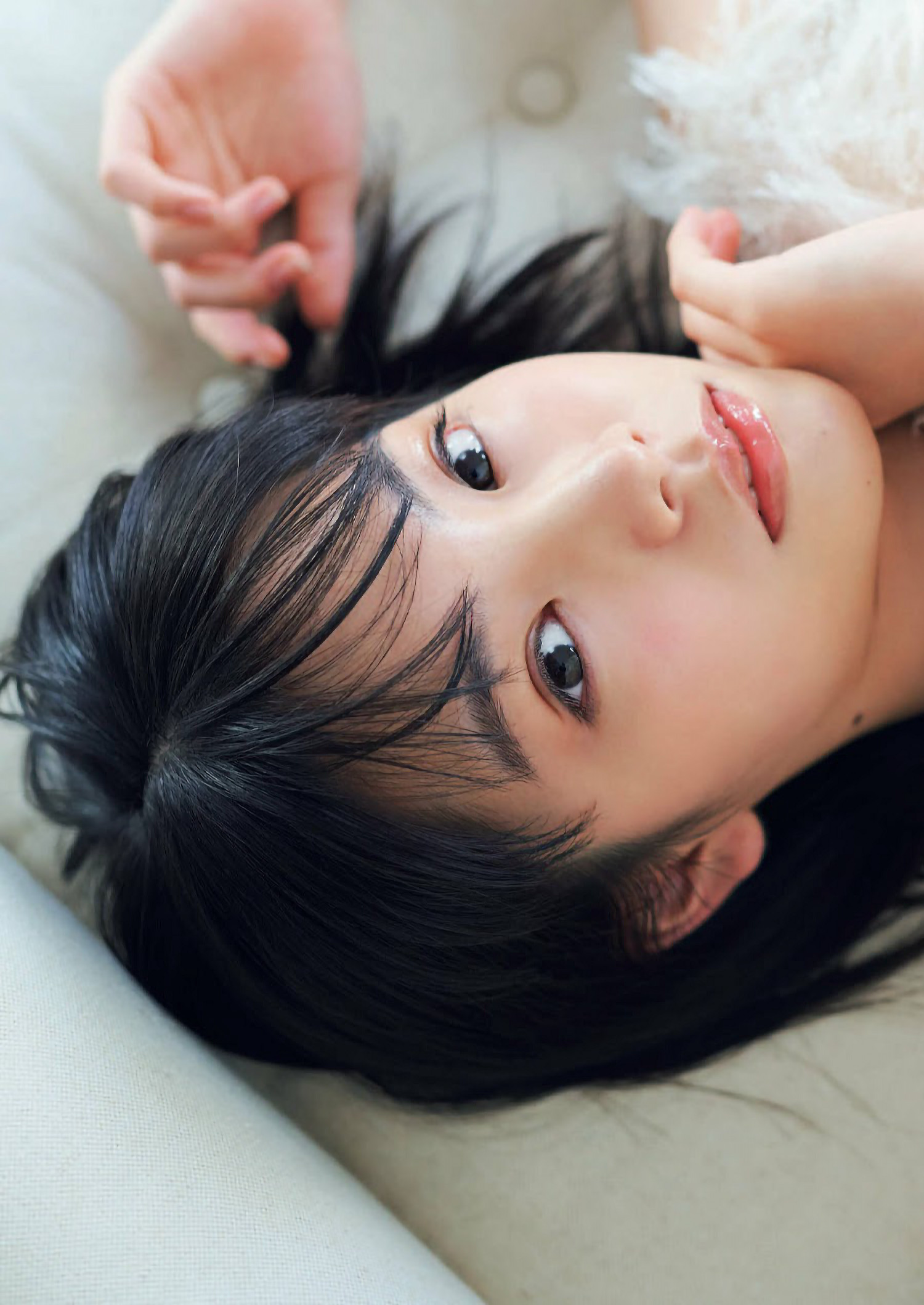 Ami Touma 當真あみ, Shukan Bunshun 2022.12.08 (週刊文春 2023年12月8日号)