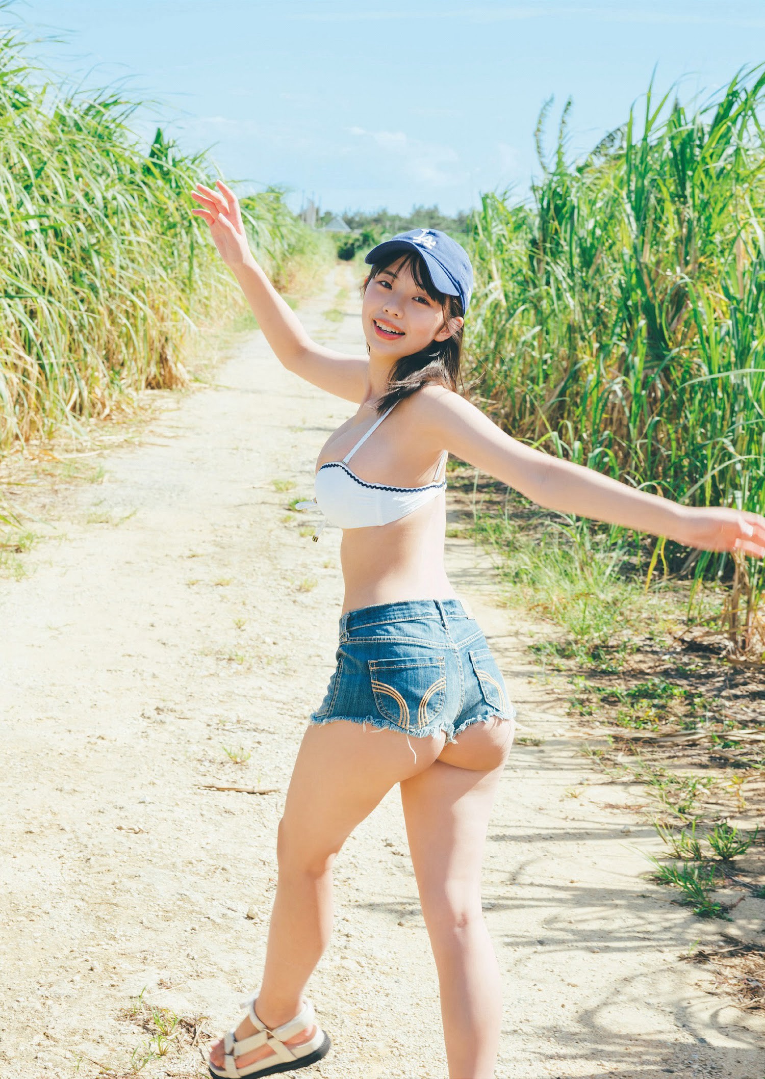 Hina Kikuchi 菊地姫奈, Weekly Playboy 2023 No.08 (週刊プレイボーイ 2023年8号)