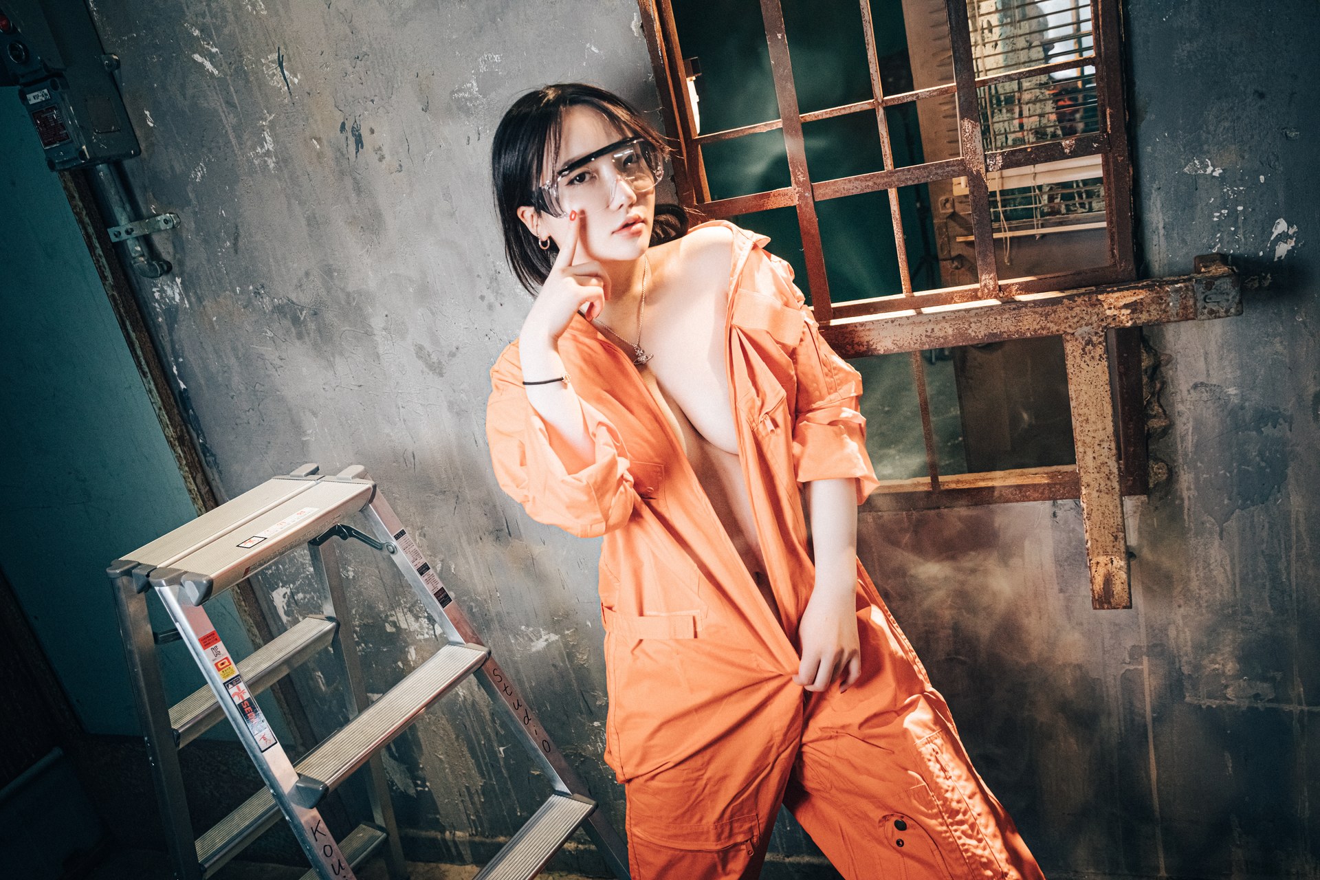 Son Yeeun 손예은, [Loozy] Where Are My Tools
