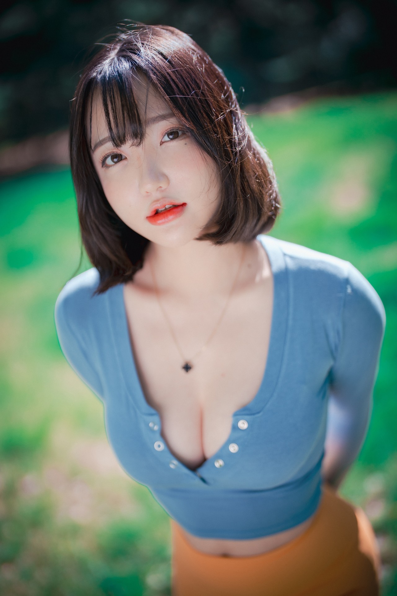 Son Yeeun 손예은, [DJAWA] Naughty Trekking Set.01