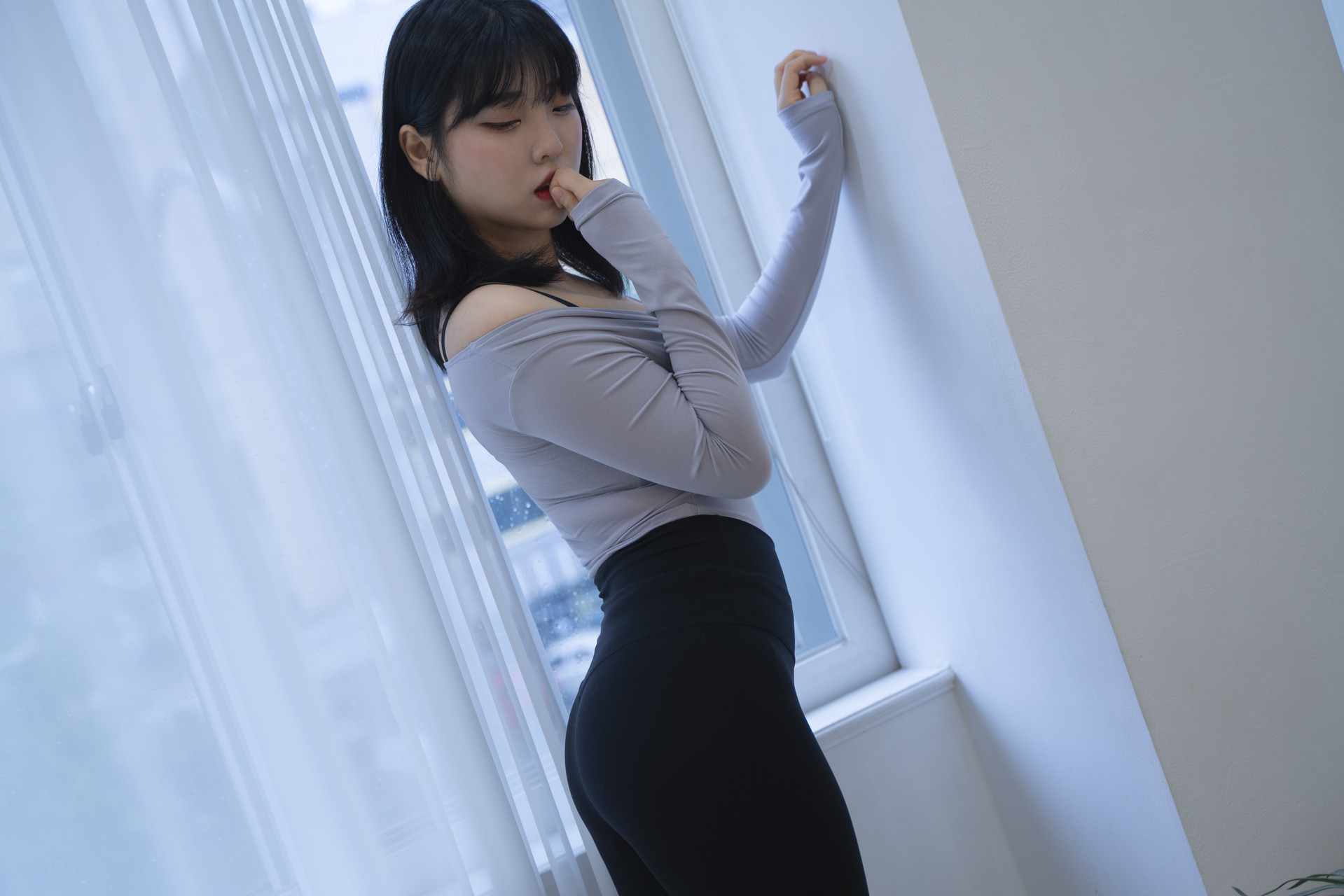 Song Hana 송하나, [ROGLE] Leggings