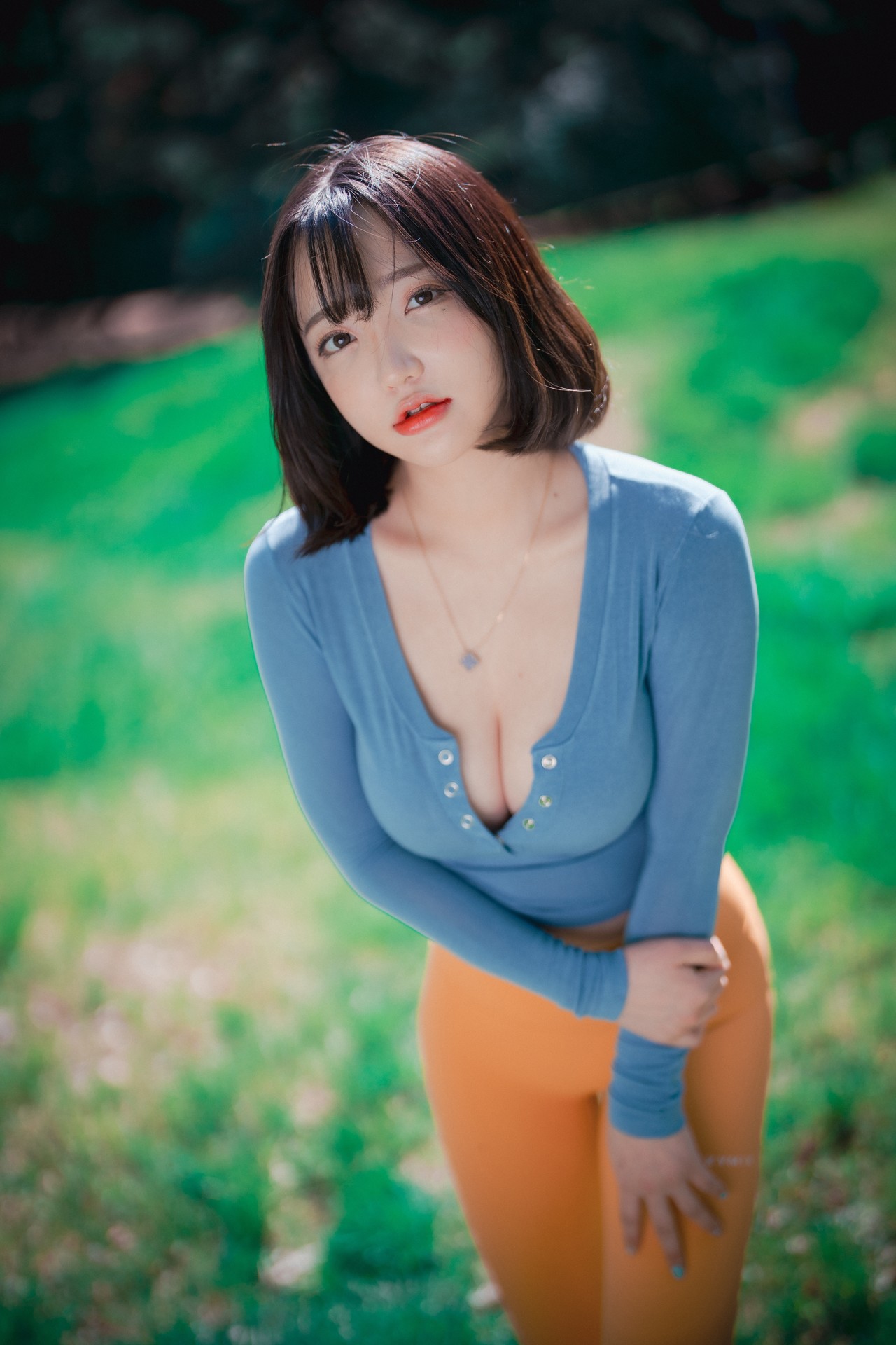 Son Yeeun 손예은, [DJAWA] Naughty Trekking Set.01
