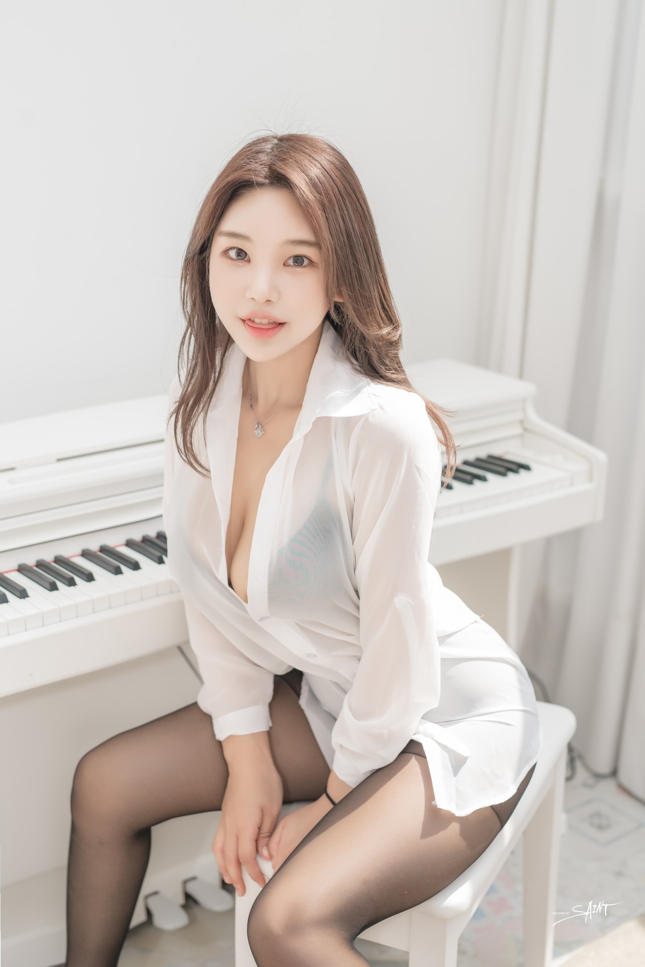 Zzyuri 쮸리, [SAINT Photolife] Zzyuri Vol.5 See Through