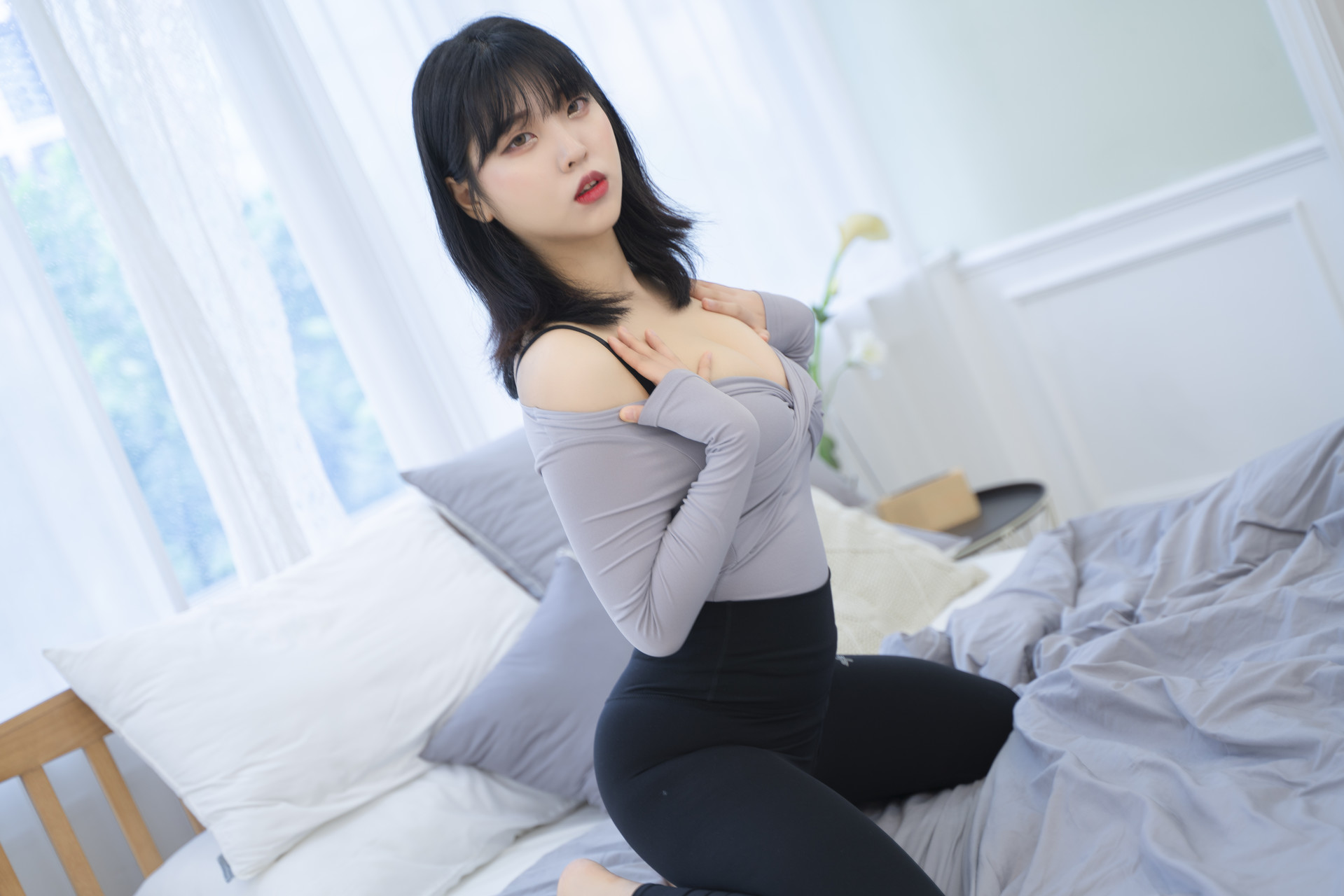 Song Hana 송하나, [ROGLE] Leggings