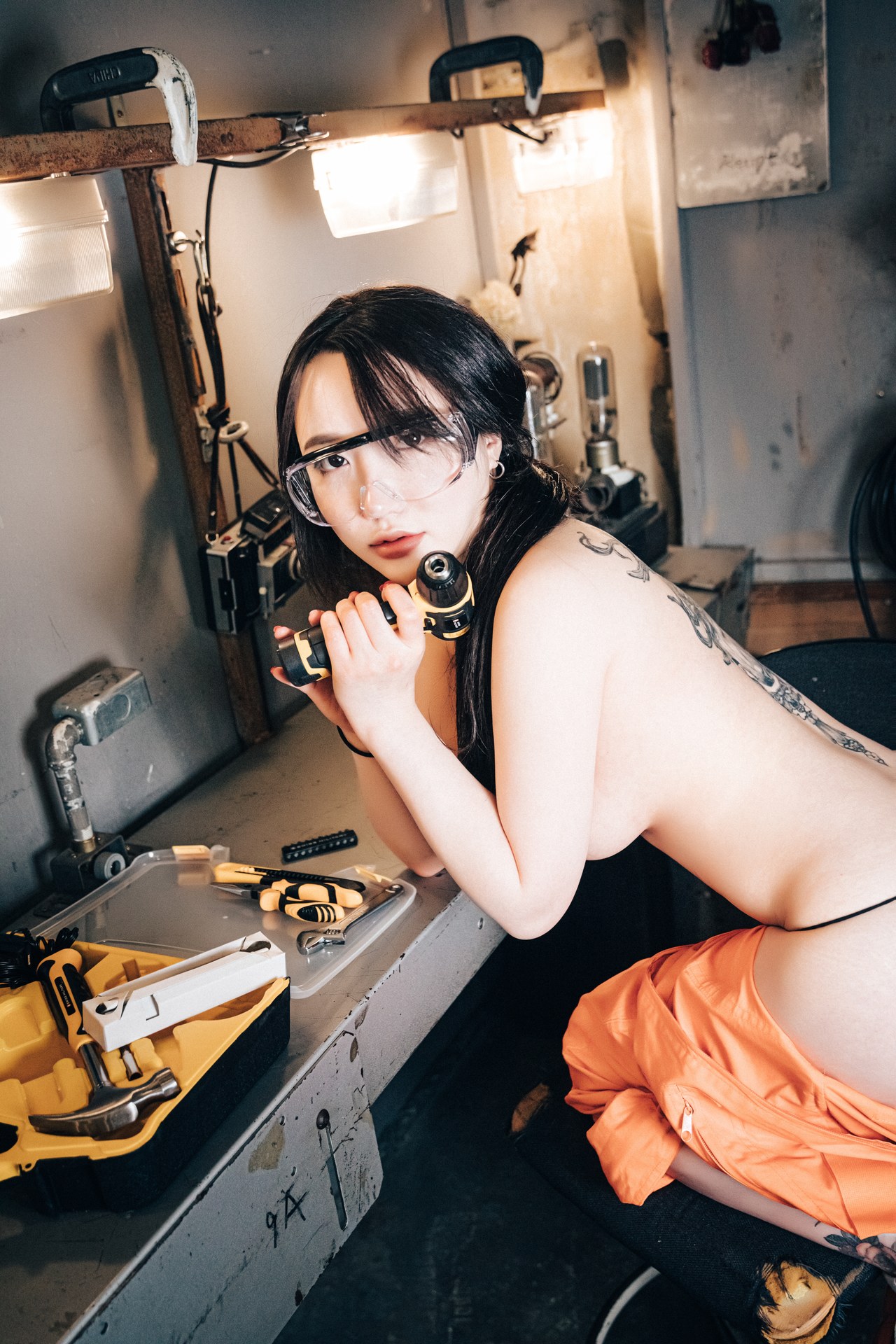 Son Yeeun 손예은, [Loozy] Where Are My Tools