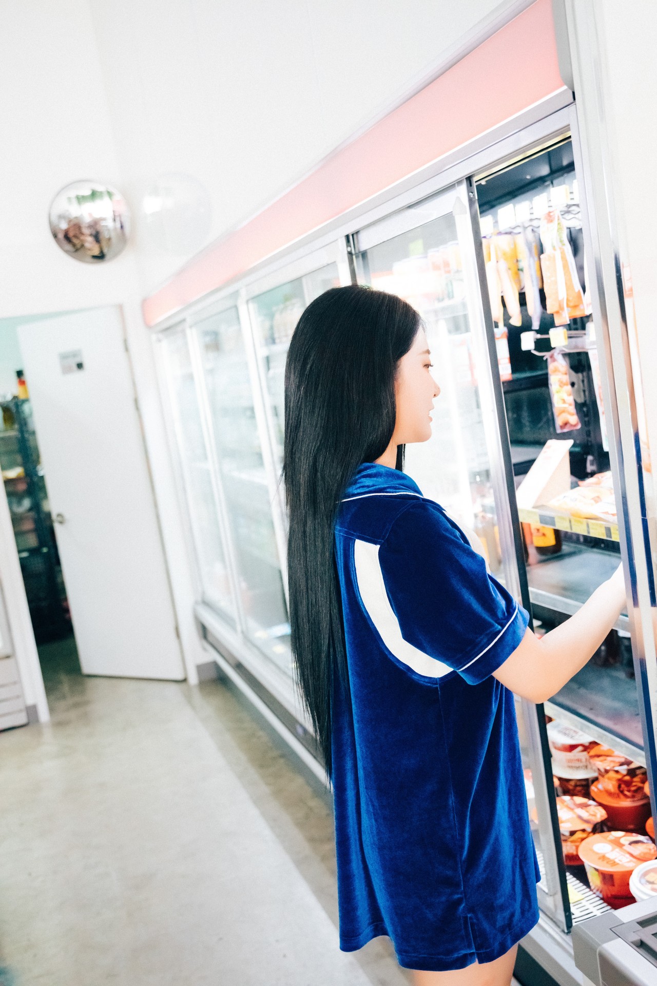 Jeong Bomi 정보미, [Loozy] Part Timer Set.02