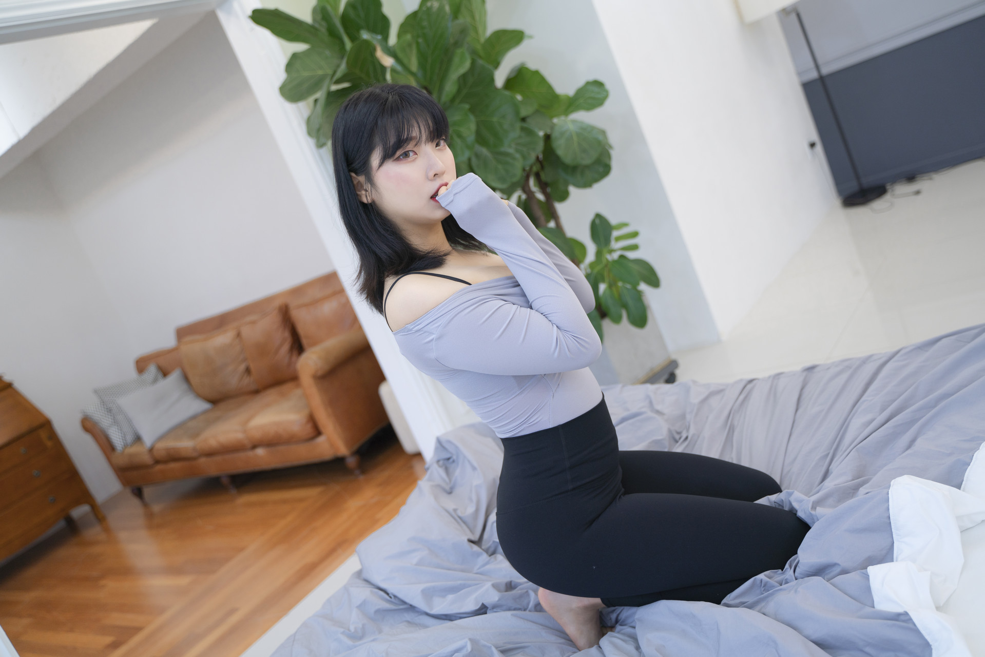 Song Hana 송하나, [ROGLE] Leggings