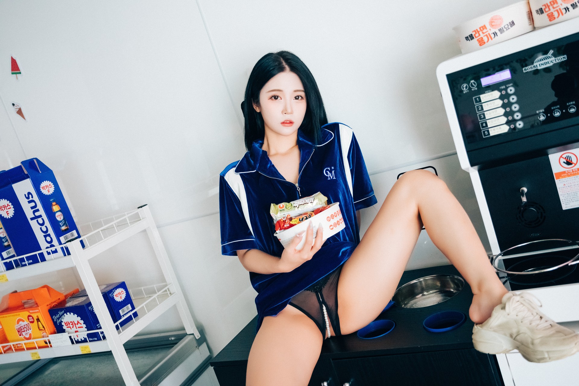 Jeong Bomi 정보미, [Loozy] Part Timer Set.02