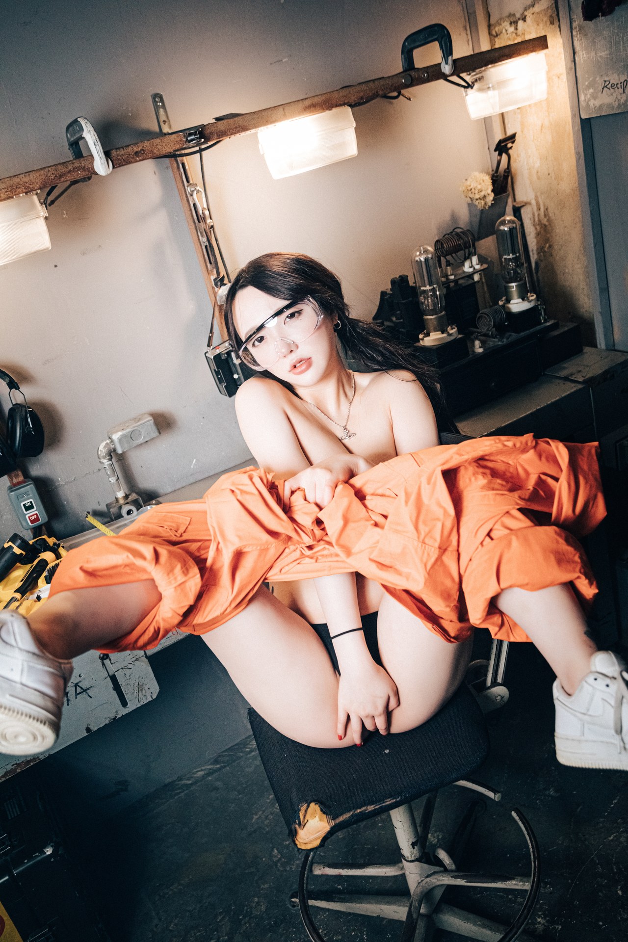 Son Yeeun 손예은, [Loozy] Where Are My Tools