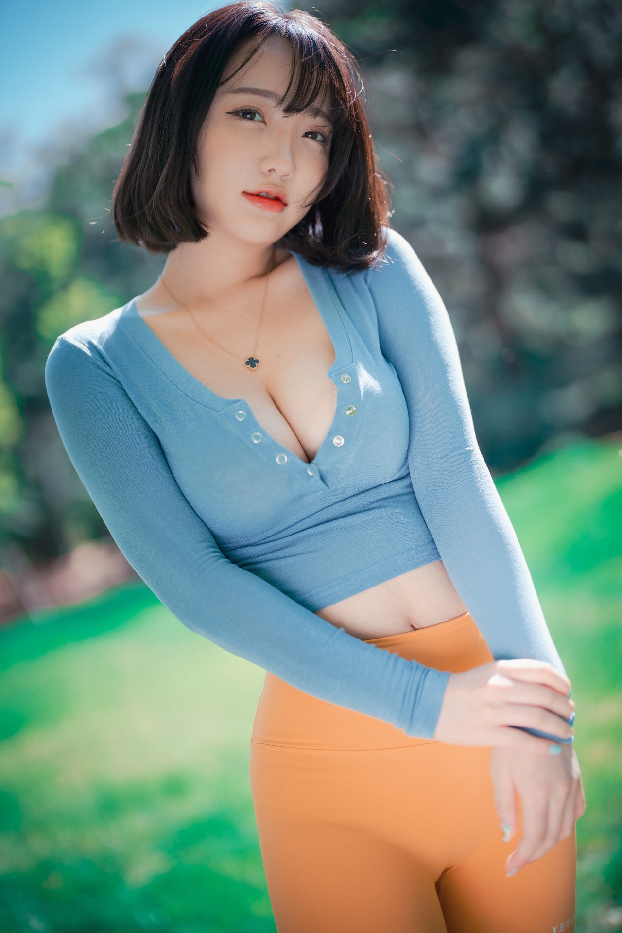 Son Yeeun 손예은, [DJAWA] Naughty Trekking Set.01